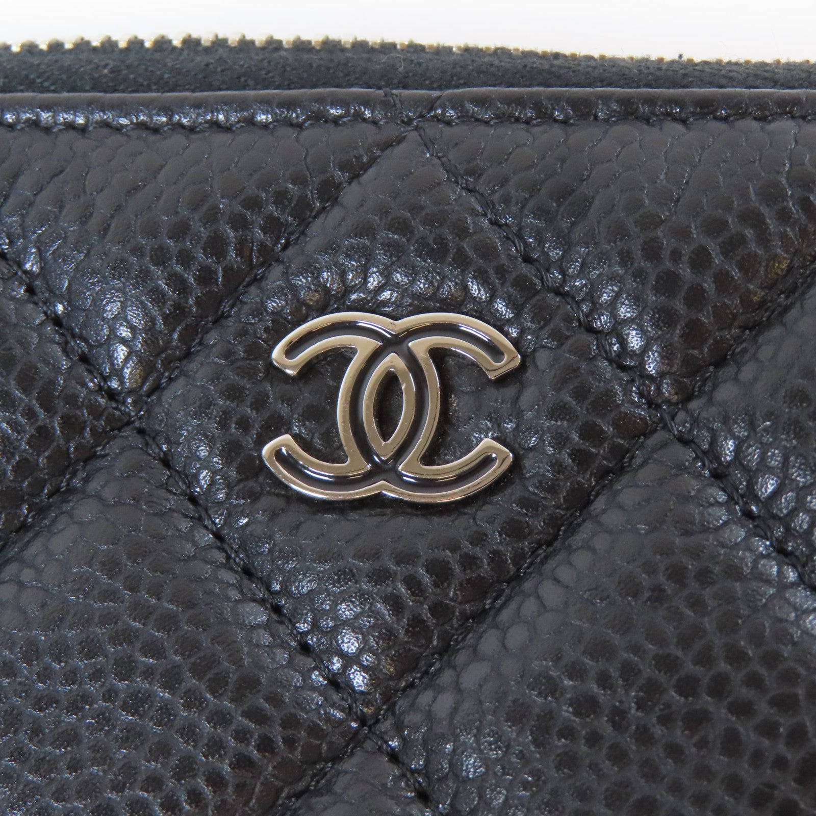 CHANEL 菱格Caviar皮革Pouch銀扣手拿包黑色