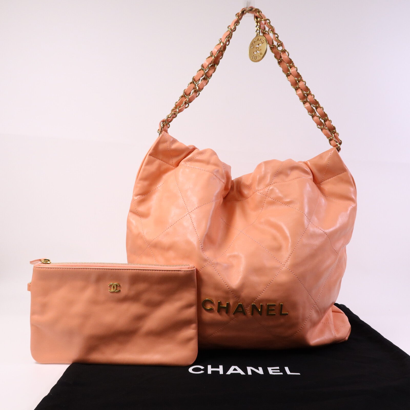 CHANEL 【激減優惠】牛皮皮革22 Medium金扣鏈帶肩背袋