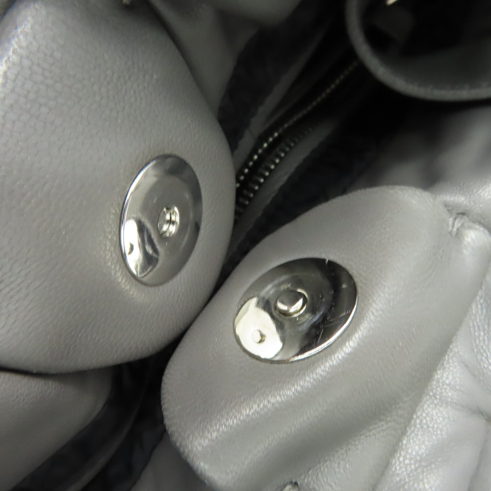PRADA 羊皮皮革Nappa Bomber 2Way Shoulder Bag手挽肩背兩用袋灰色