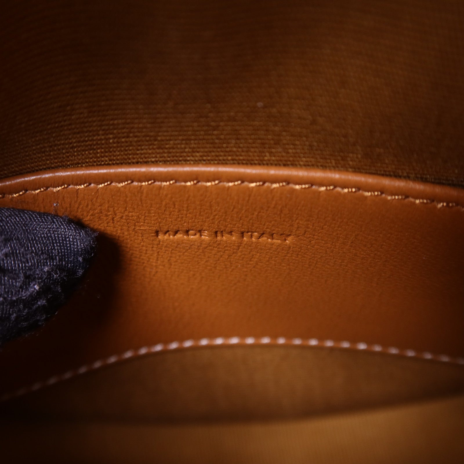 CELINE 塗層帆布Triomphe Round Shoulder Bag金扣肩背袋