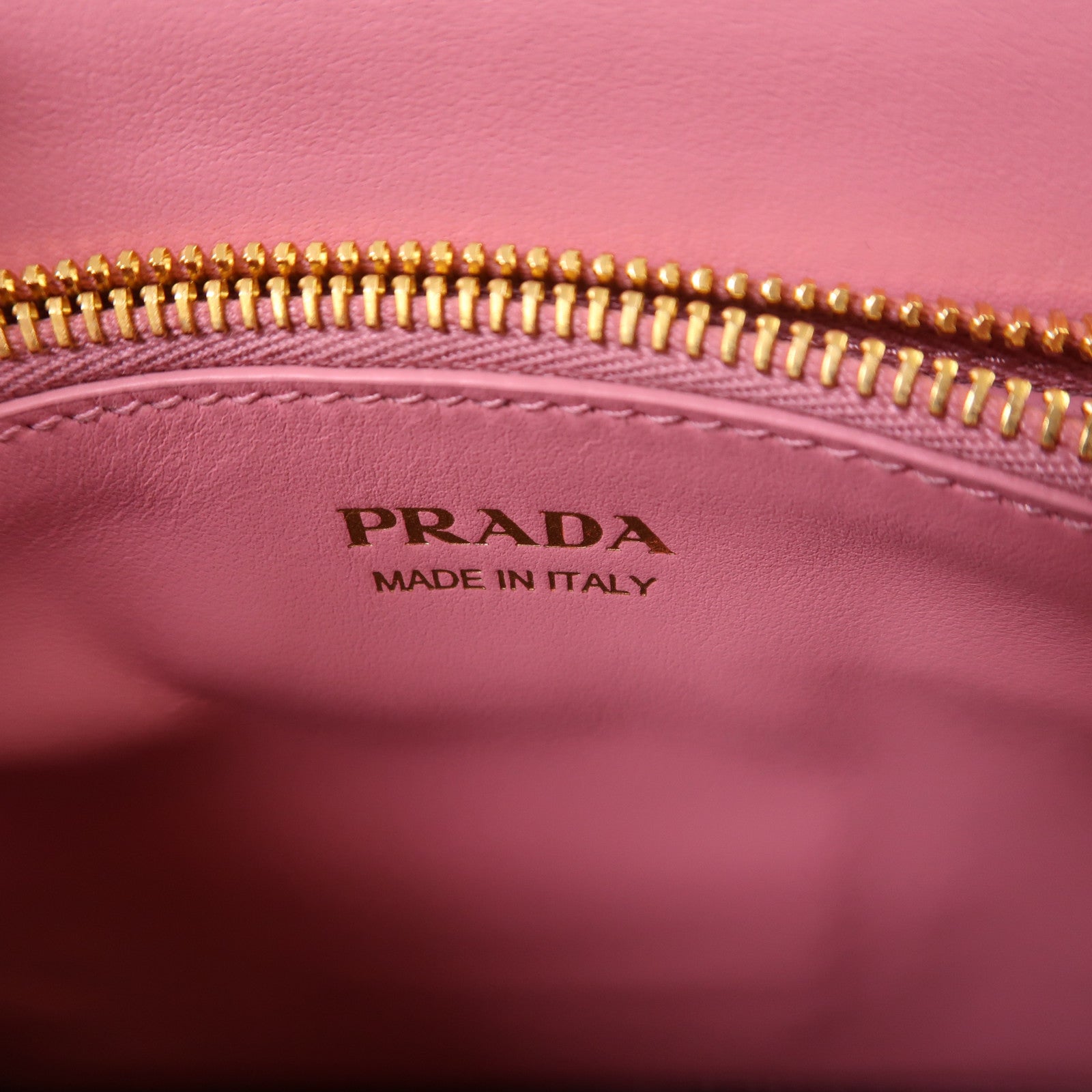 PRADA 牛皮皮革Monochrome金扣手挽肩背兩用袋