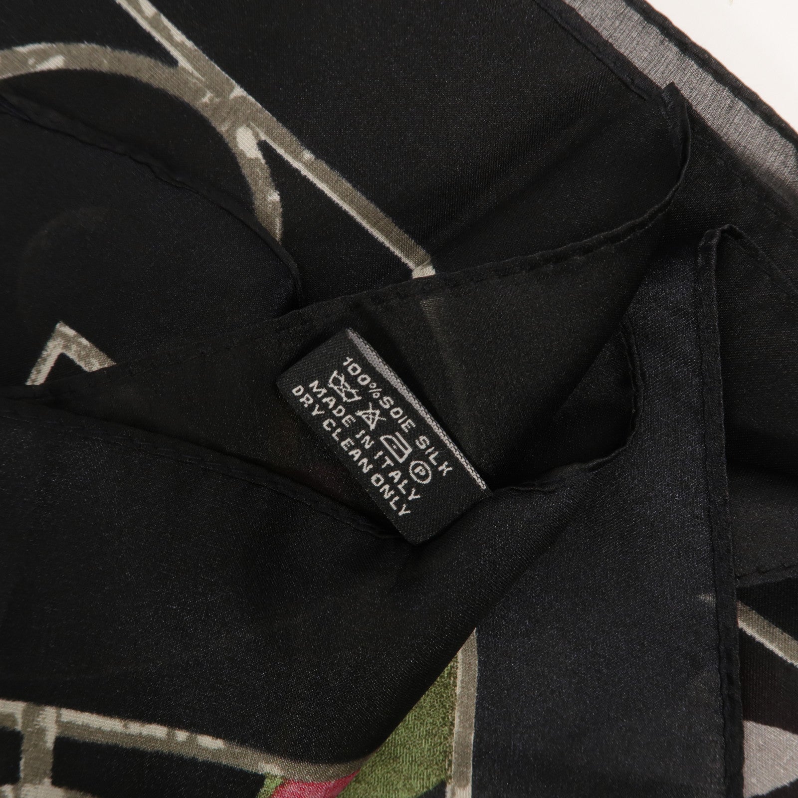 Valentino 絲質Scarf 130x130絲巾
