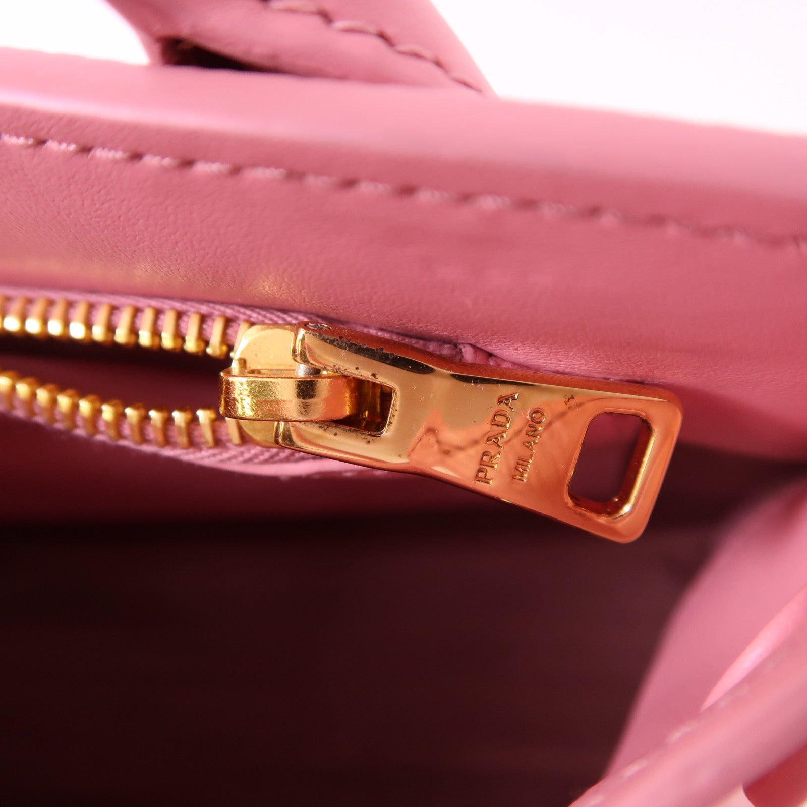 PRADA 牛皮皮革Monochrome金扣手挽肩背兩用袋