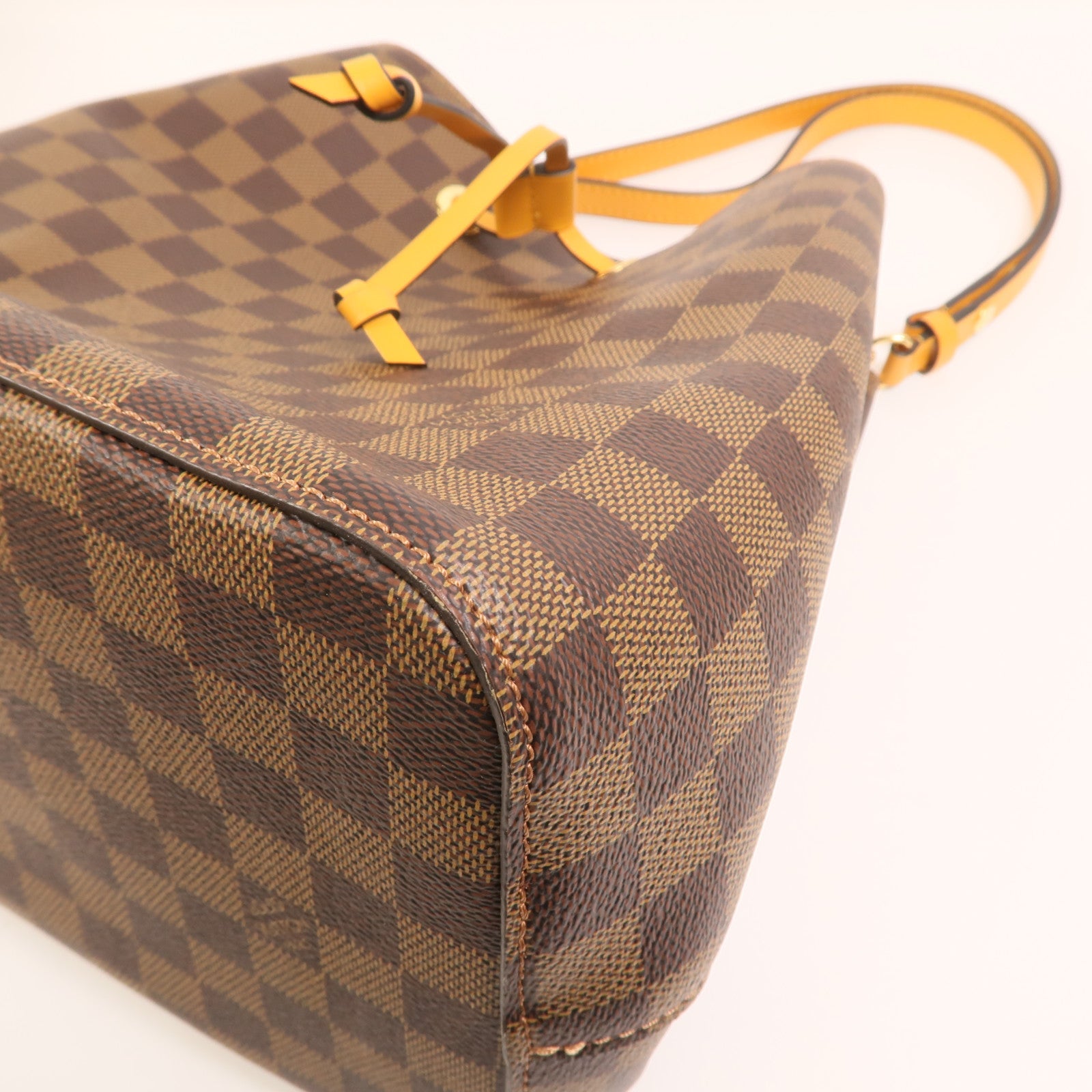 LOUIS VUITTON 【激減優惠】Damier NeoNoe MM金扣肩背袋