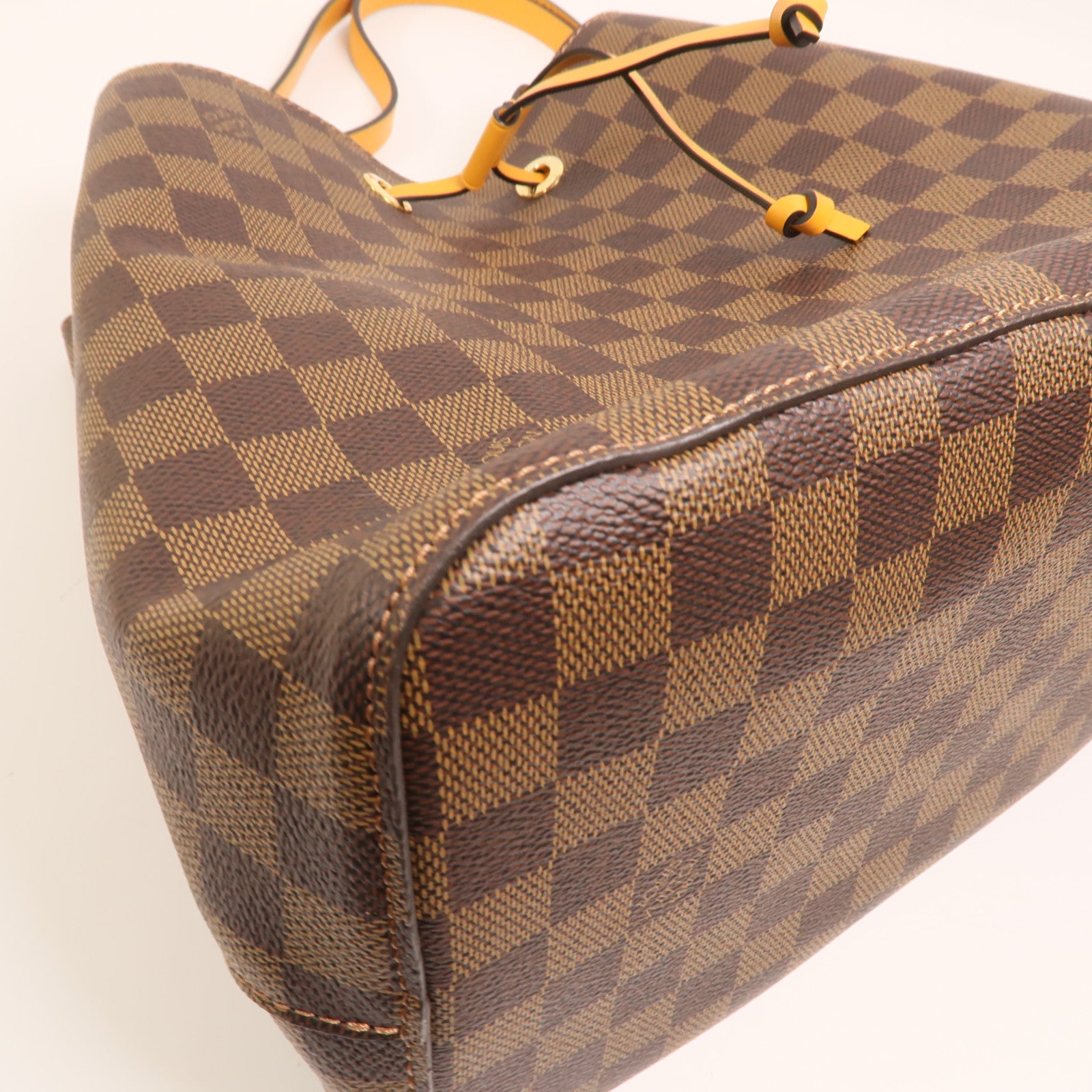 LOUIS VUITTON 【激減優惠】Damier NeoNoe MM金扣肩背袋