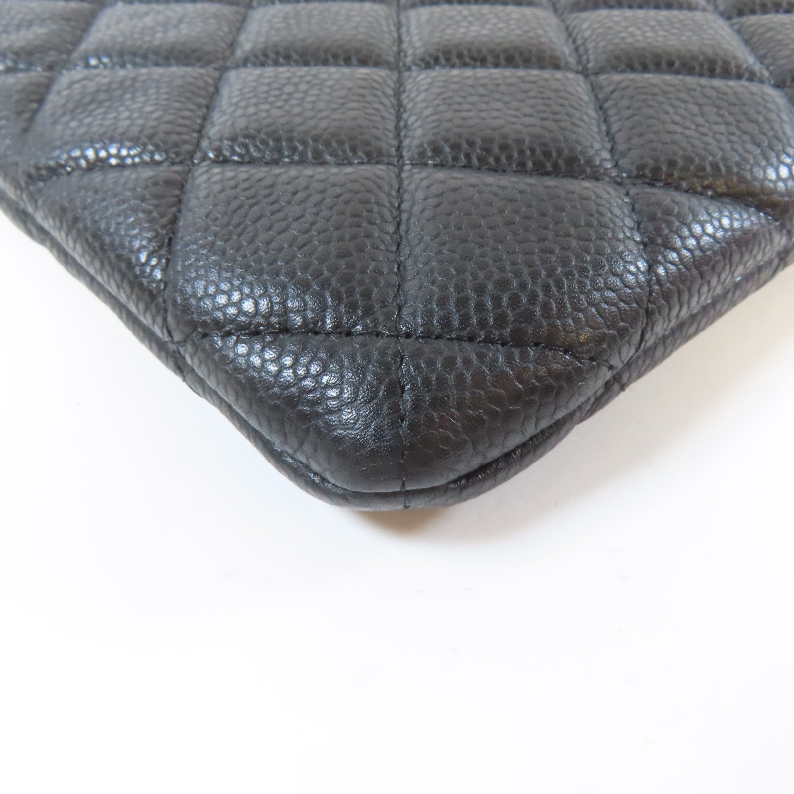 CHANEL 菱格Caviar皮革Pouch銀扣手拿包黑色