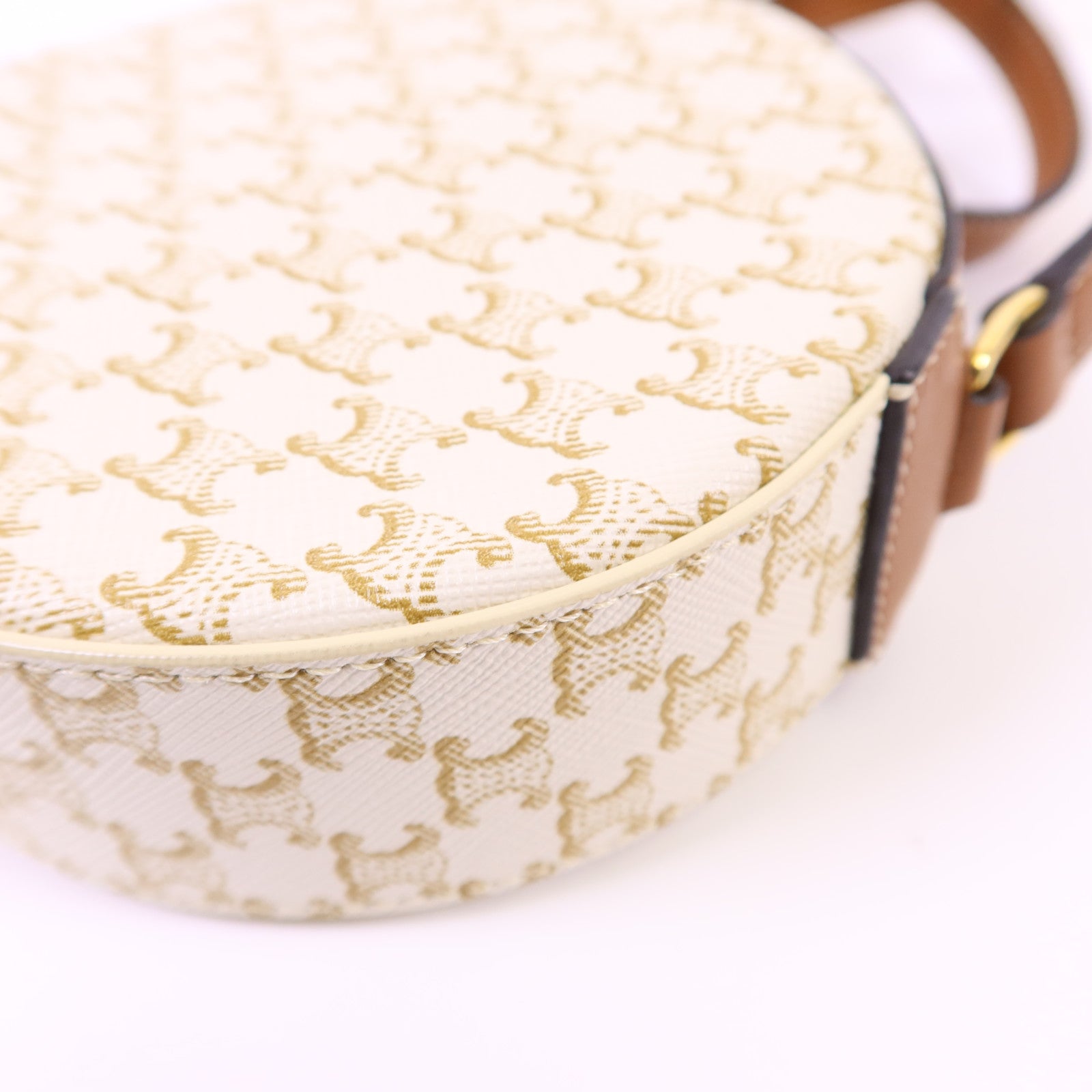 CELINE 【激減優惠】塗層帆布Triomphe Round Shoulder Bag金扣肩背袋