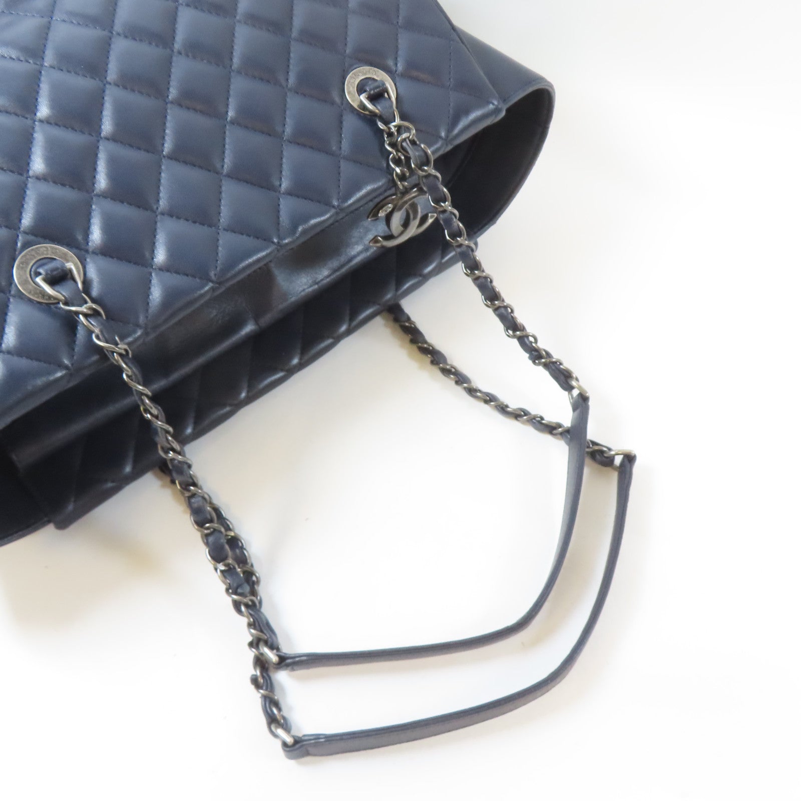 CHANEL 【激減優惠】菱格牛皮皮革Tote Bag黑扣鏈帶肩背袋深藍色