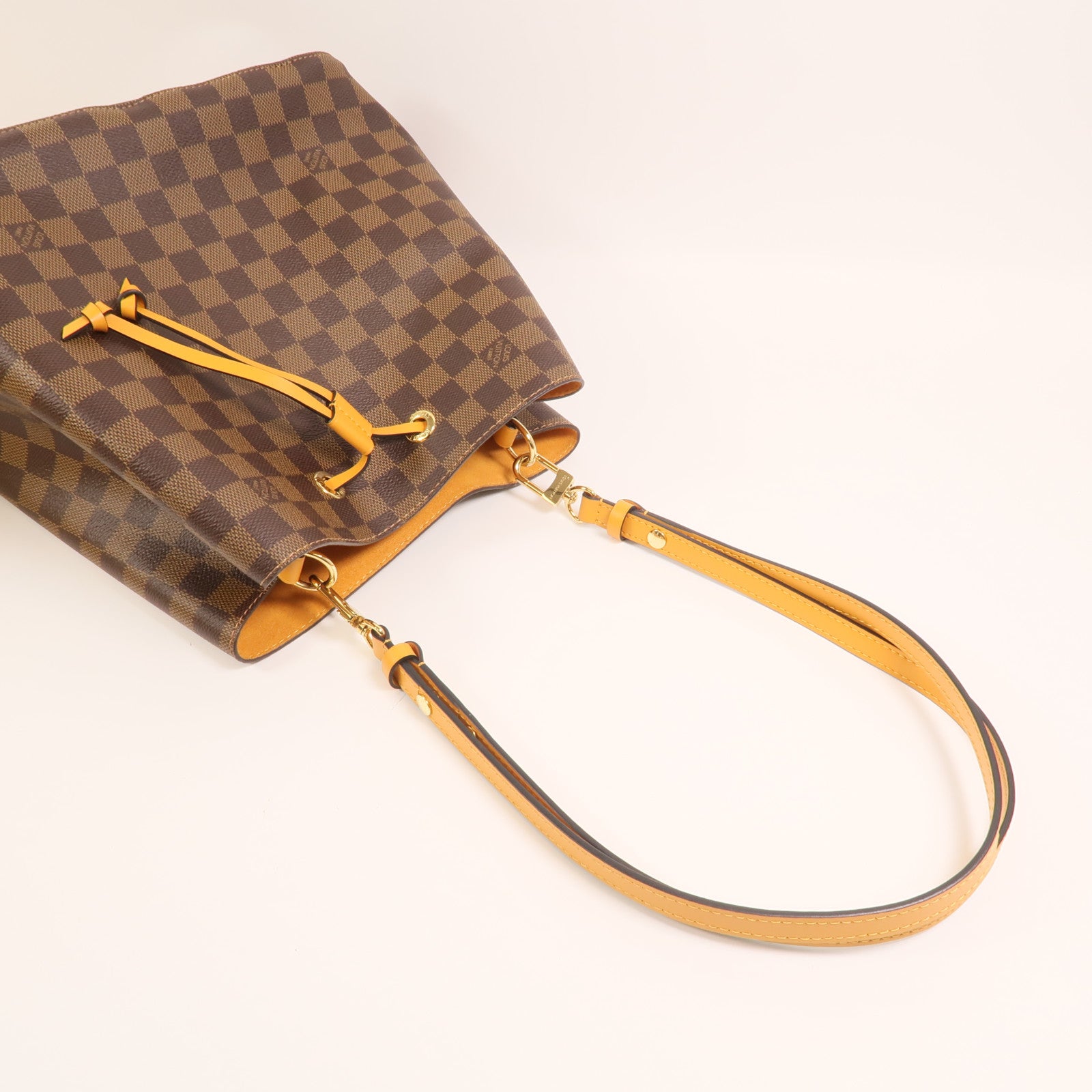 LOUIS VUITTON 【激減優惠】Damier NeoNoe MM金扣肩背袋