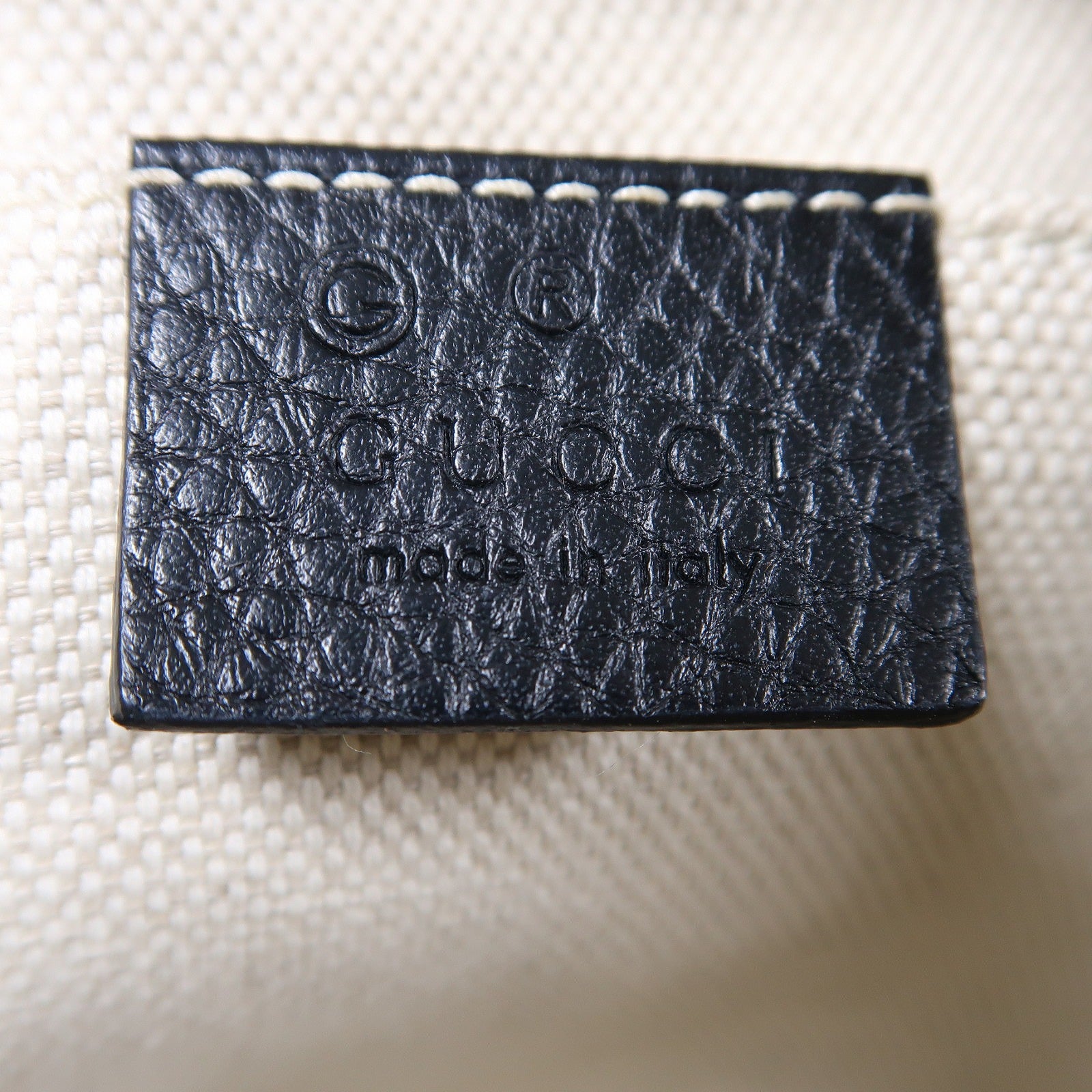 GUCCI 牛皮皮革Soho Bag銀扣肩背袋黑色