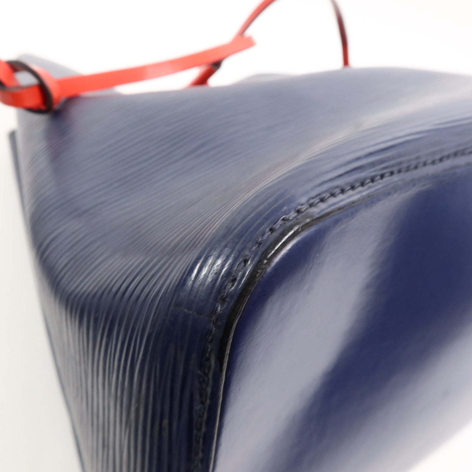 LOUIS VUITTON Epi Neo Noe MM銀扣肩背袋