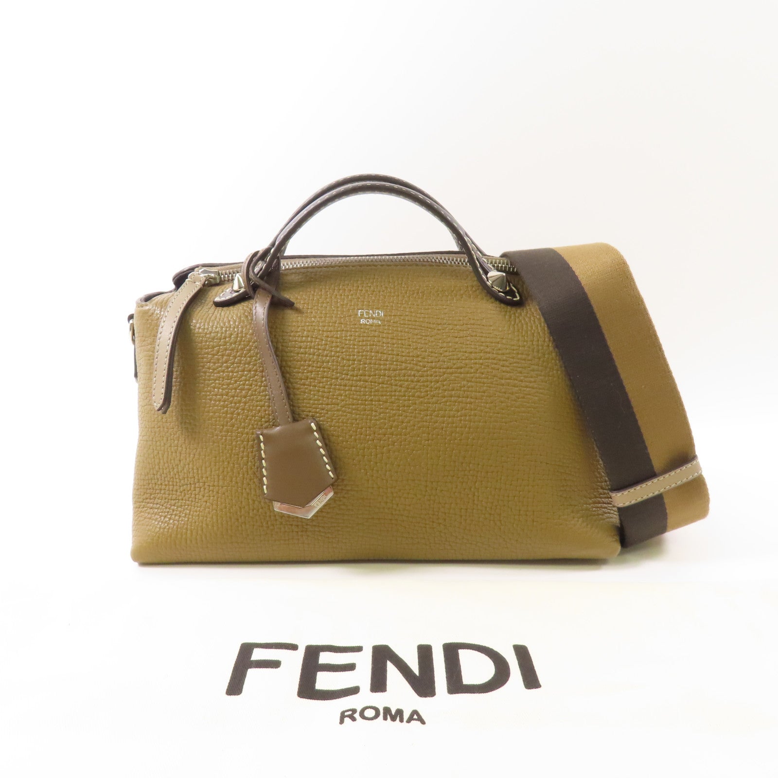 FENDI 牛皮皮革By The Way銀扣肩背袋