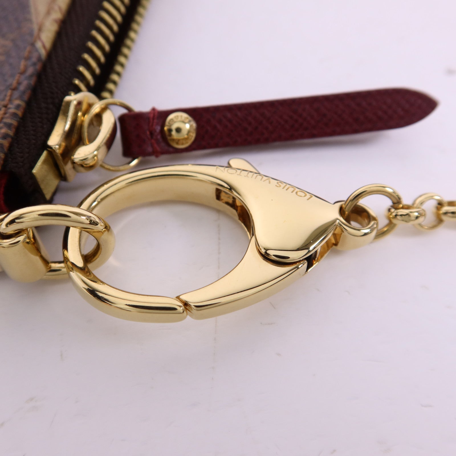 LOUIS VUITTON Damier Pochette Milla MM金扣鏈帶肩背袋