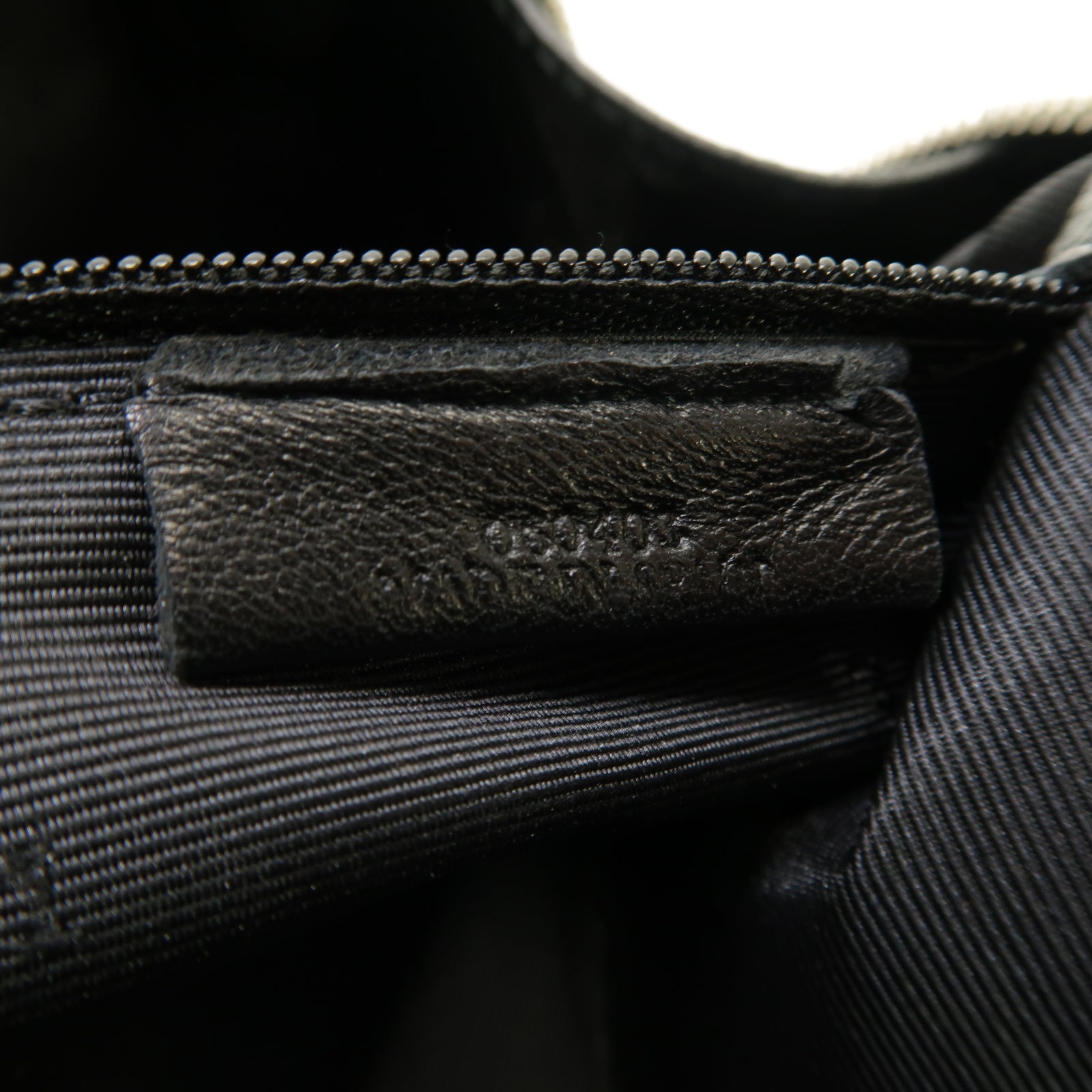 LOEWE 【激減優惠】牛皮皮革Hand Bag銀扣手挽袋黑色