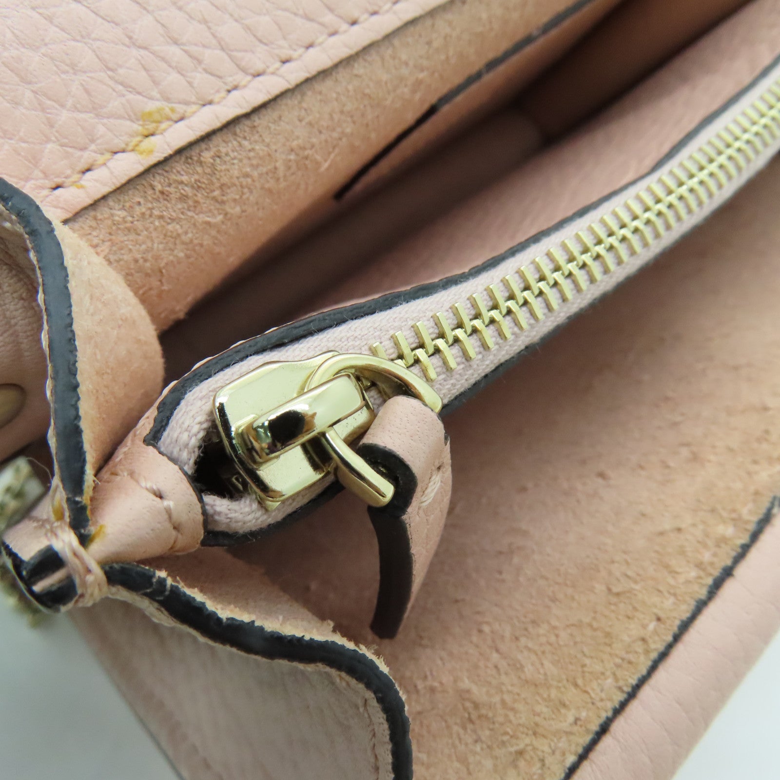 Valentino Leather Chain Shoulder Bag Gold Buckle Chain Shoulder Bag Pink