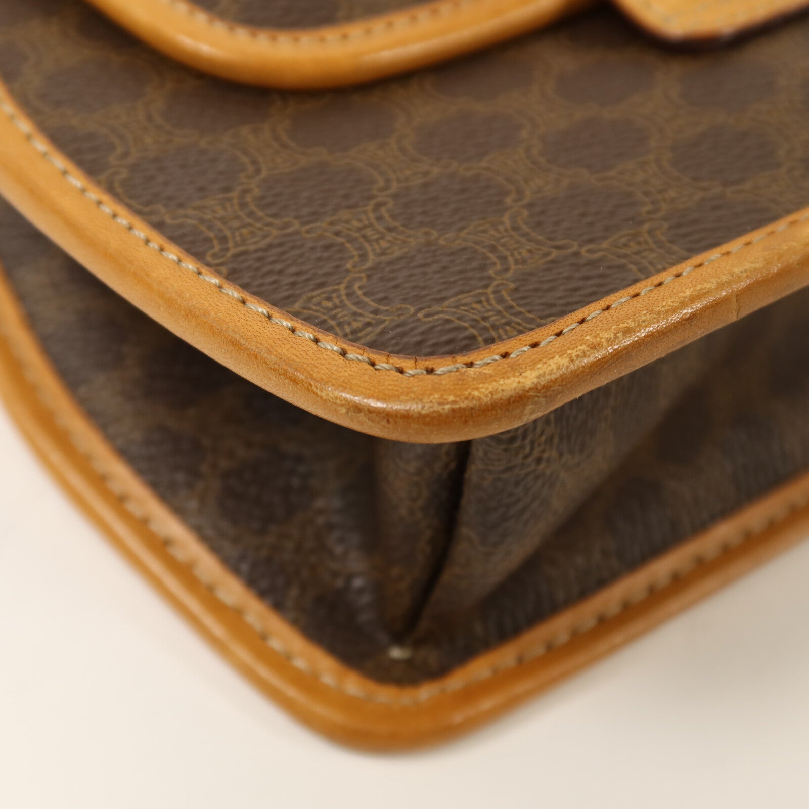 CELINE 塗層帆布Macadam金扣肩背袋