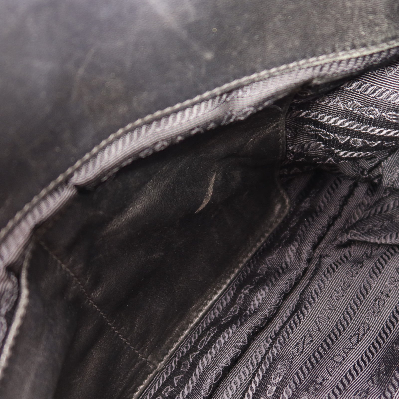 PRADA 尼龍Tessuto Gaufre金扣手挽肩背兩用袋