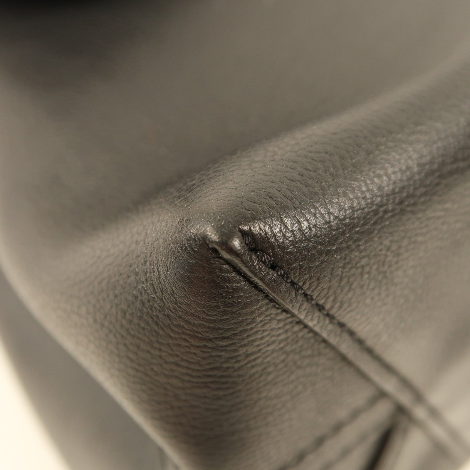 LOUIS VUITTON 牛皮皮革Very One Handle金扣手挽肩背兩用袋