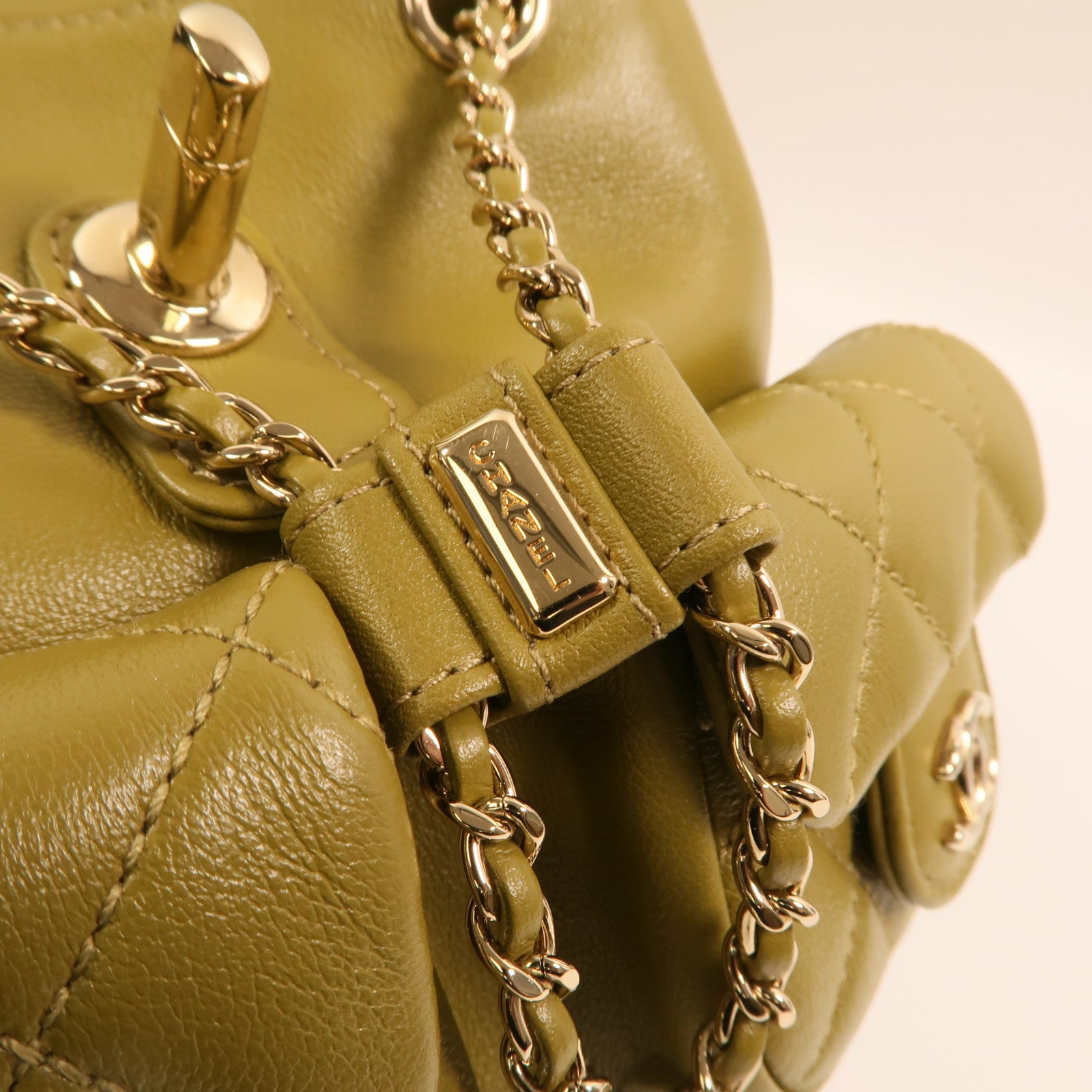 CHANEL 牛皮皮革Duma金扣背包