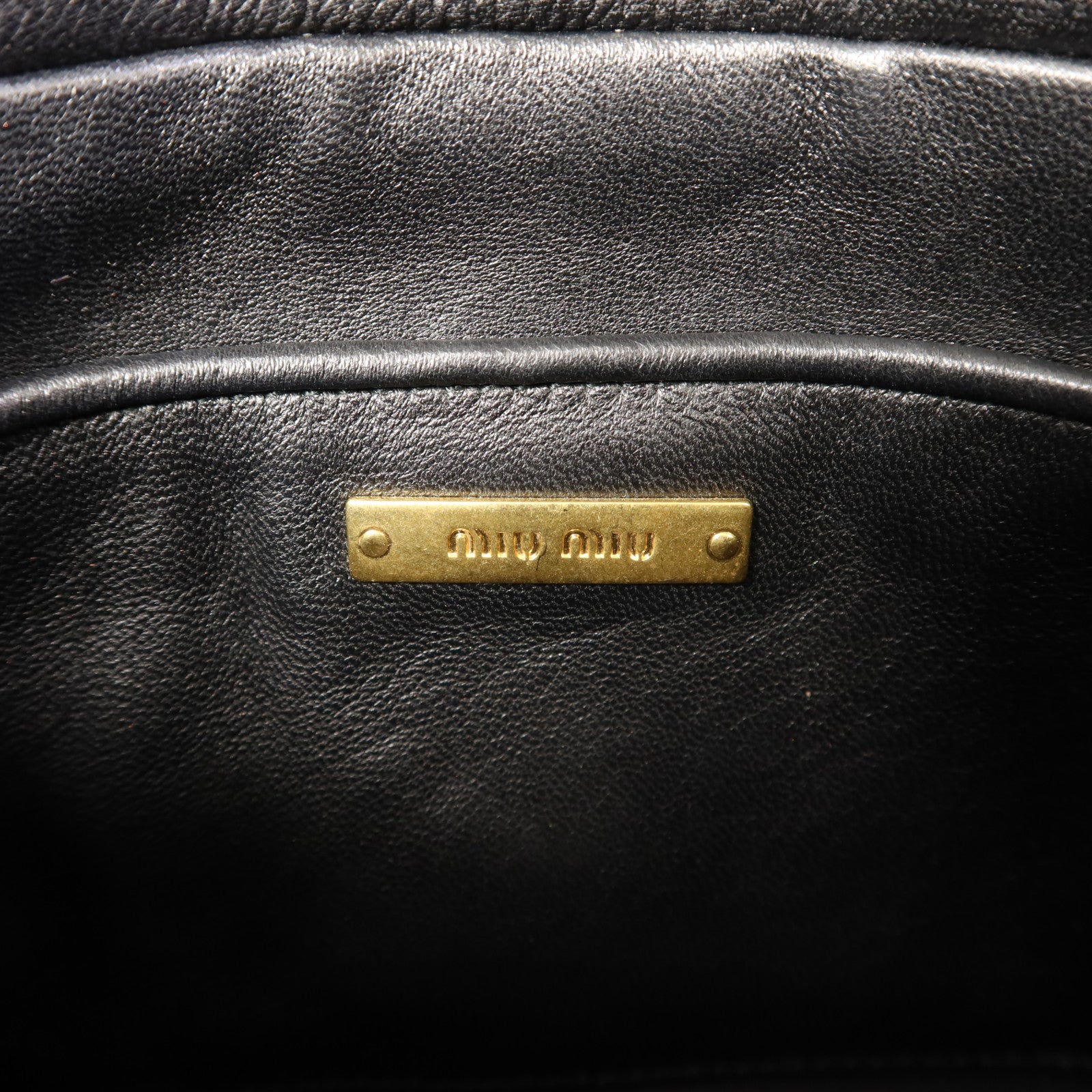 Miu Miu 羊皮皮革Shoulder Bag金扣肩背袋