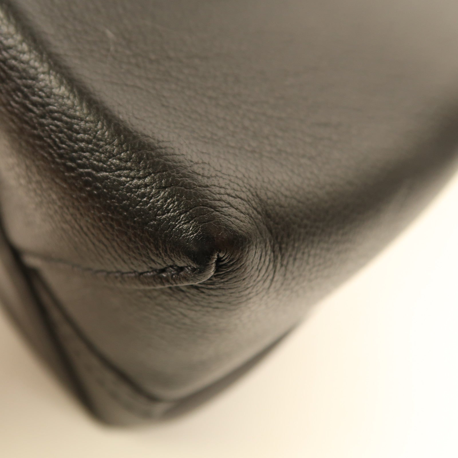 LOUIS VUITTON 牛皮皮革Very One Handle金扣手挽肩背兩用袋