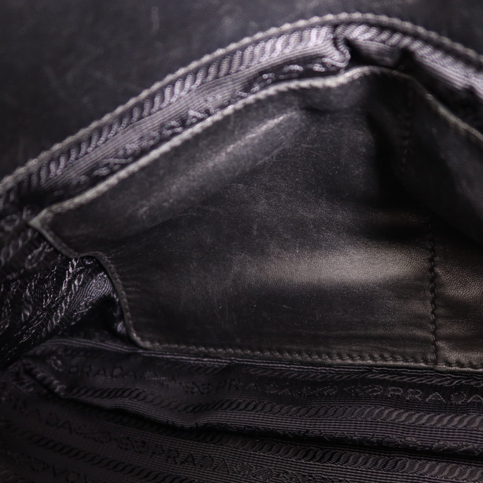 PRADA 尼龍Tessuto Gaufre金扣手挽肩背兩用袋