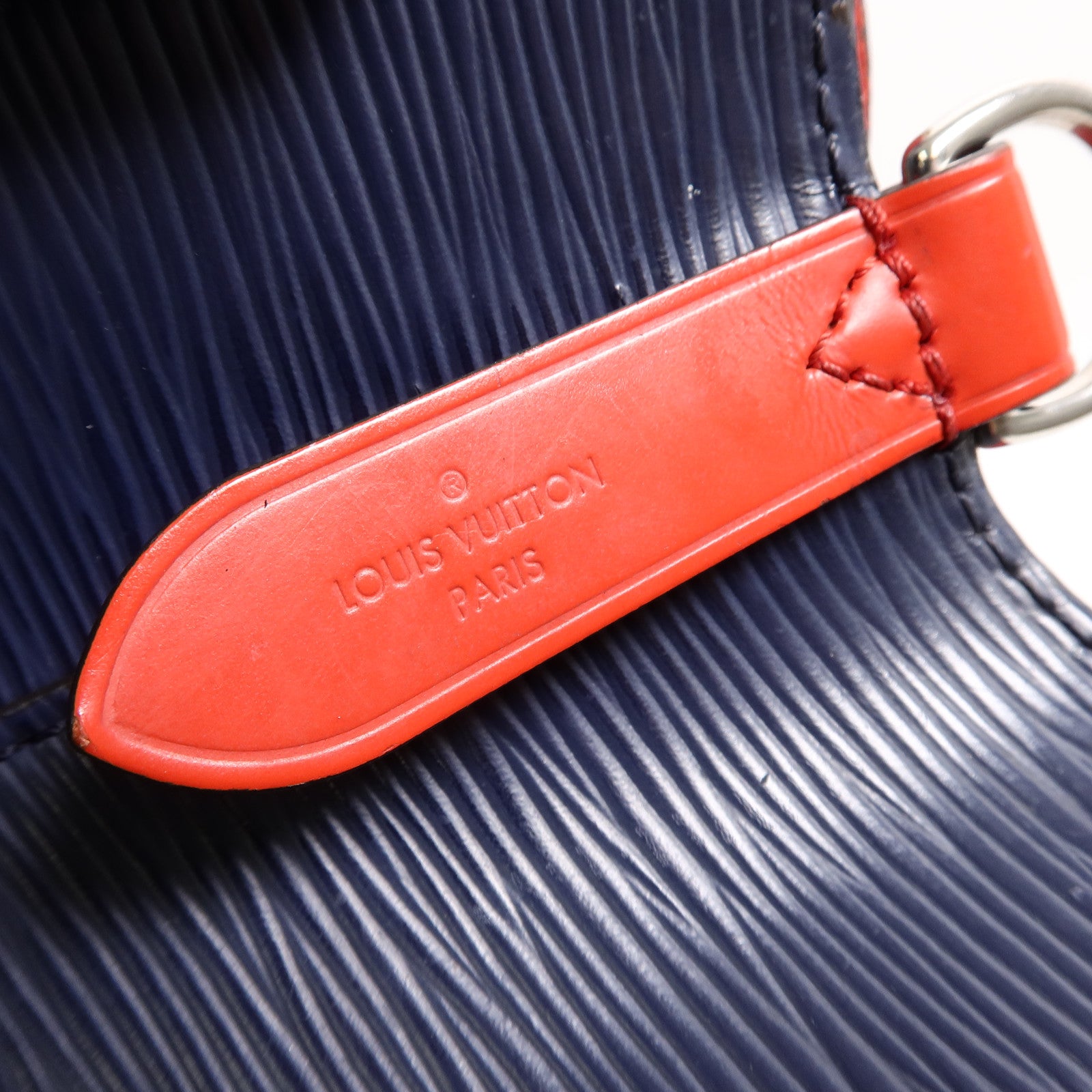LOUIS VUITTON Epi Neo Noe MM銀扣肩背袋