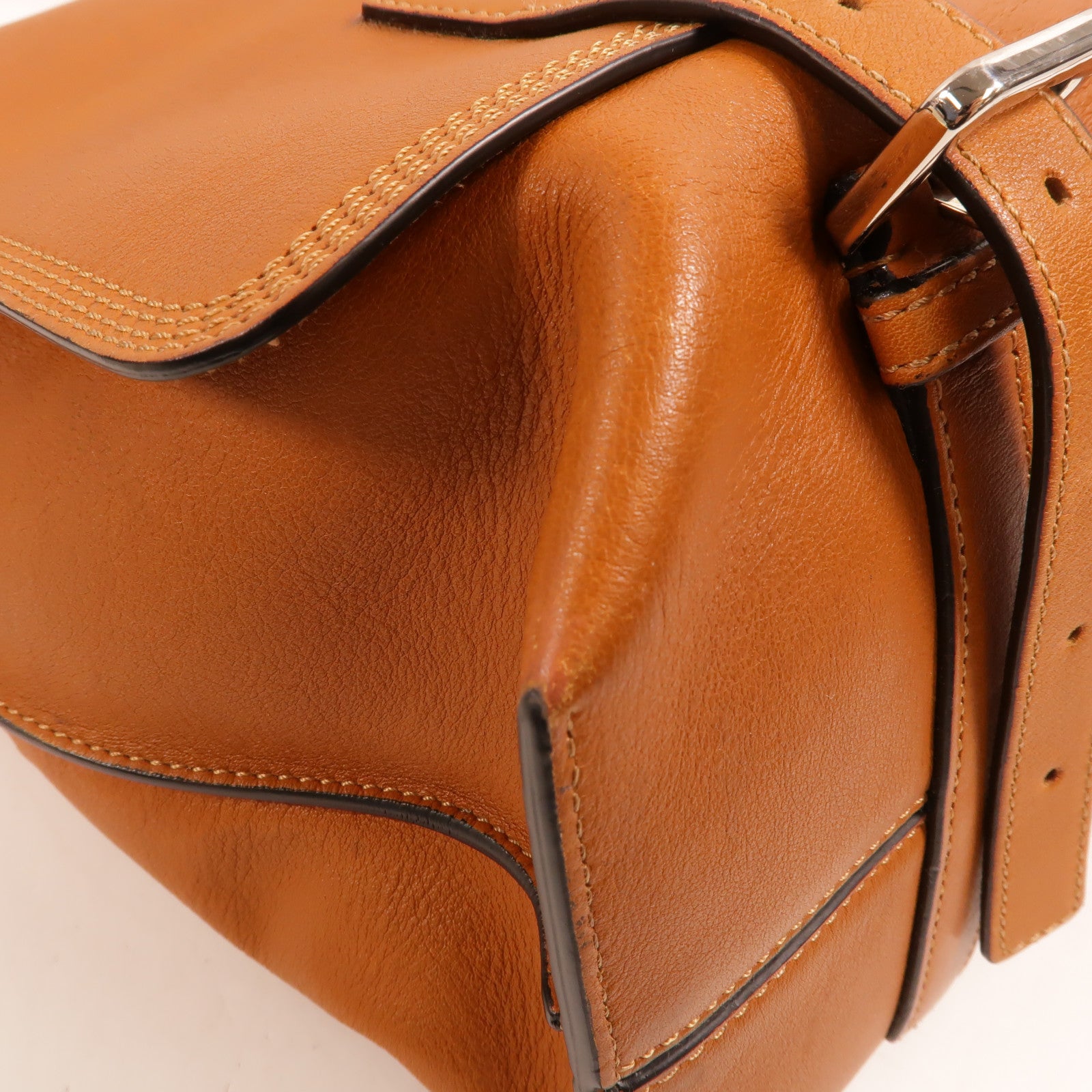 LOEWE 牛皮皮革Military Messenger Bag肩背袋
