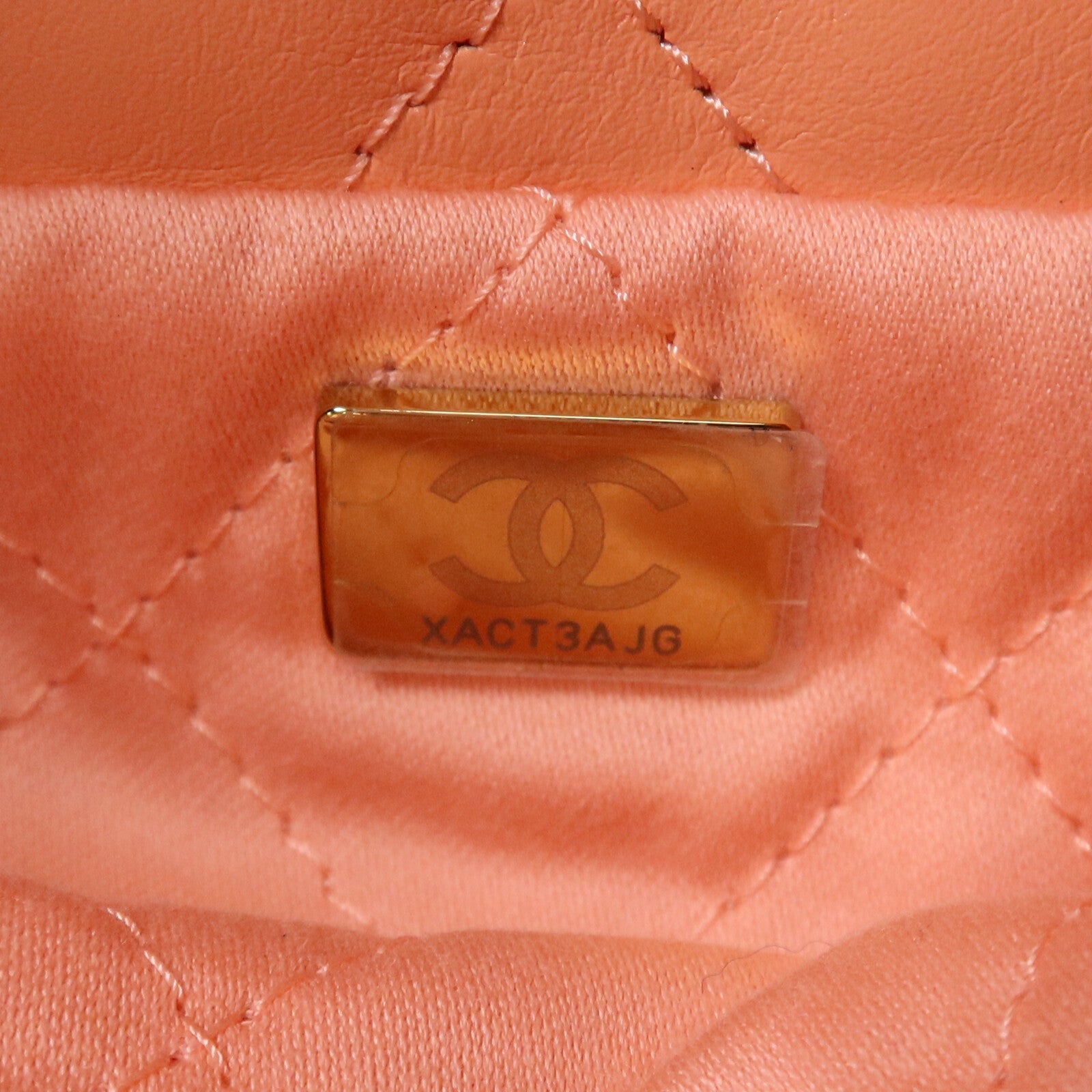 CHANEL 【激減優惠】牛皮皮革22 Medium金扣鏈帶肩背袋