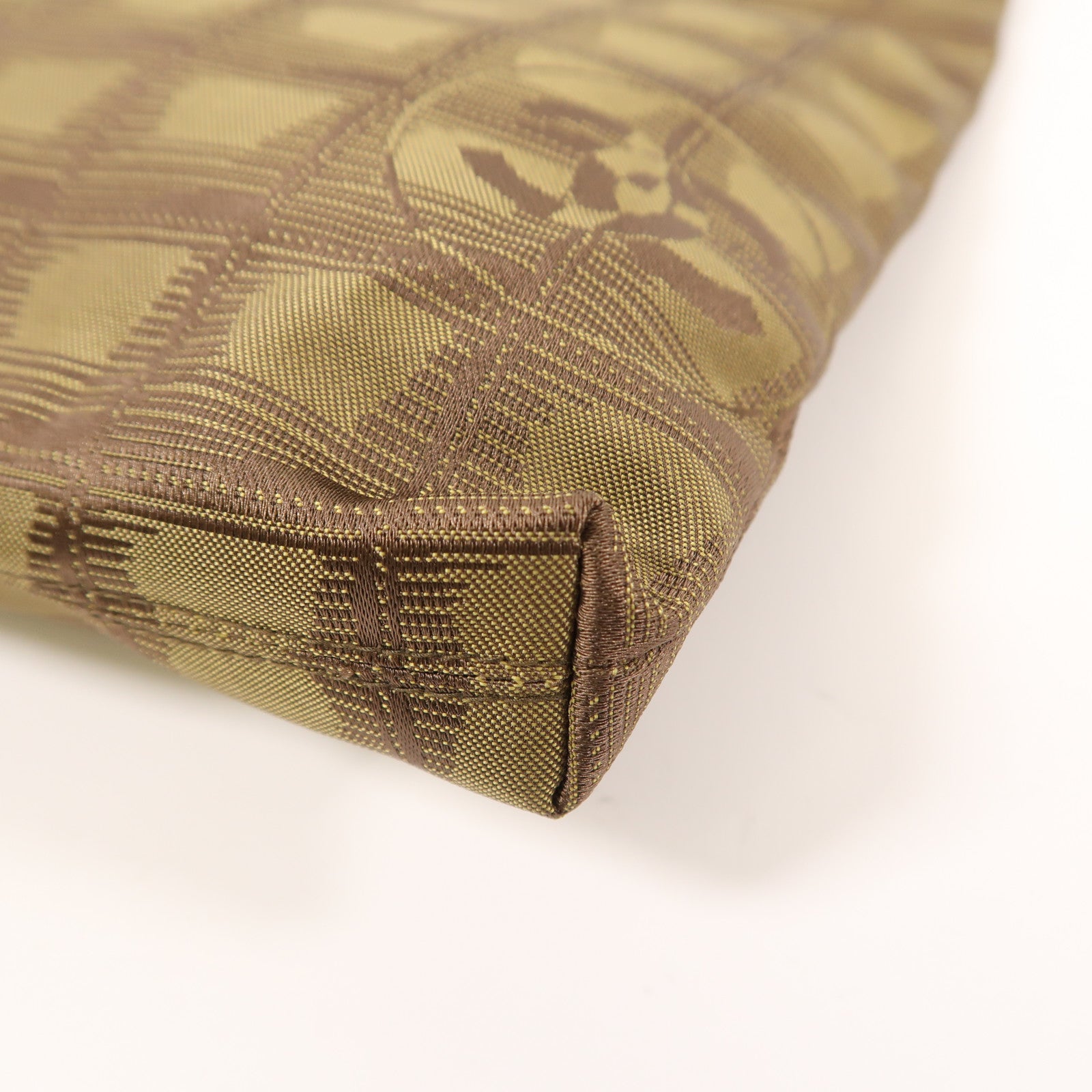 CHANEL 尼龍Hand Bag銀扣手挽袋