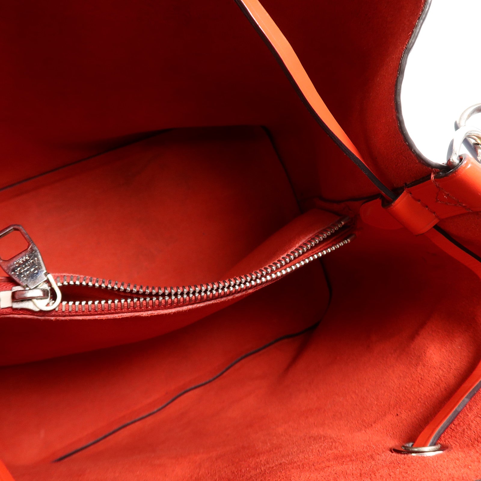 LOUIS VUITTON Epi Neo Noe MM銀扣肩背袋