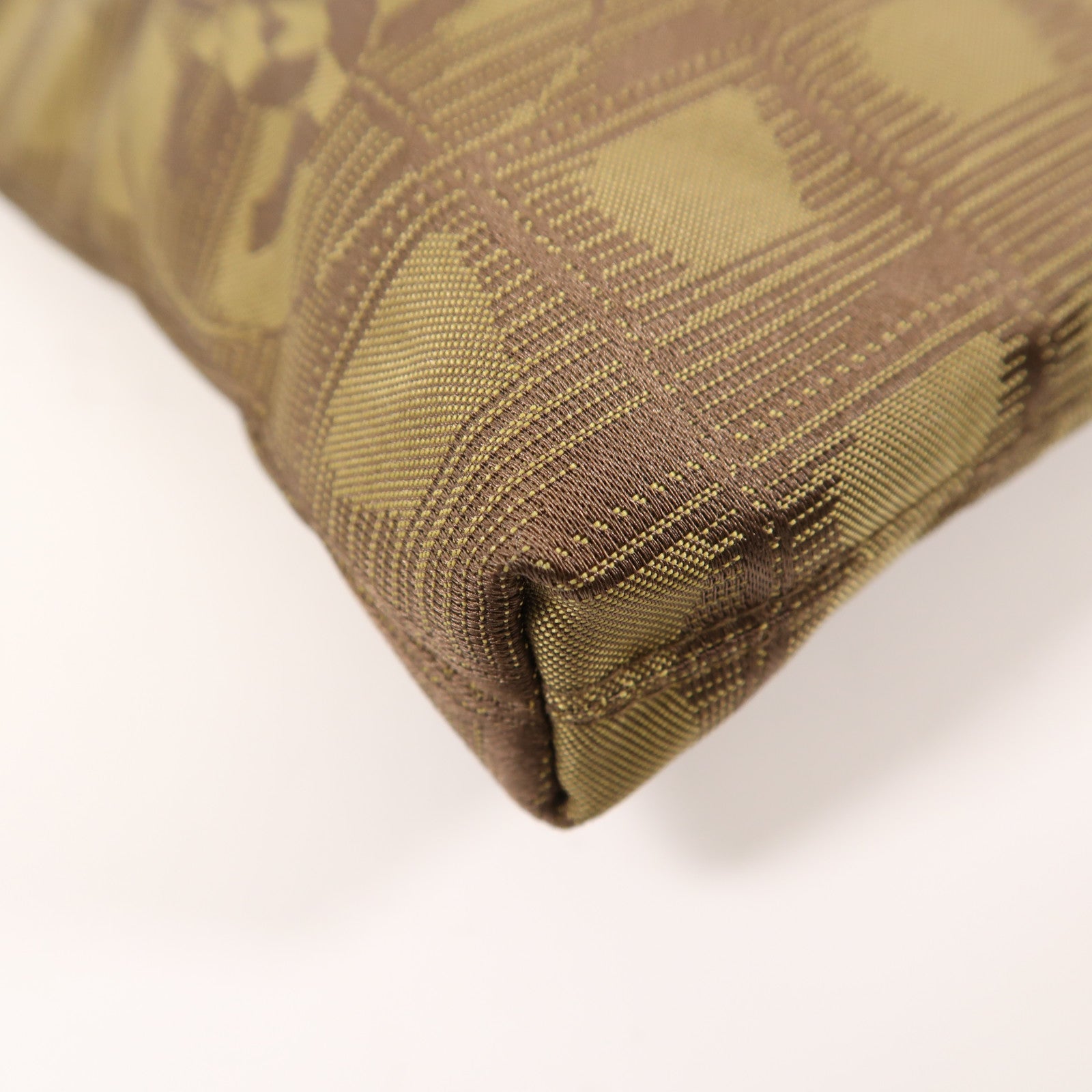 CHANEL 尼龍Hand Bag銀扣手挽袋