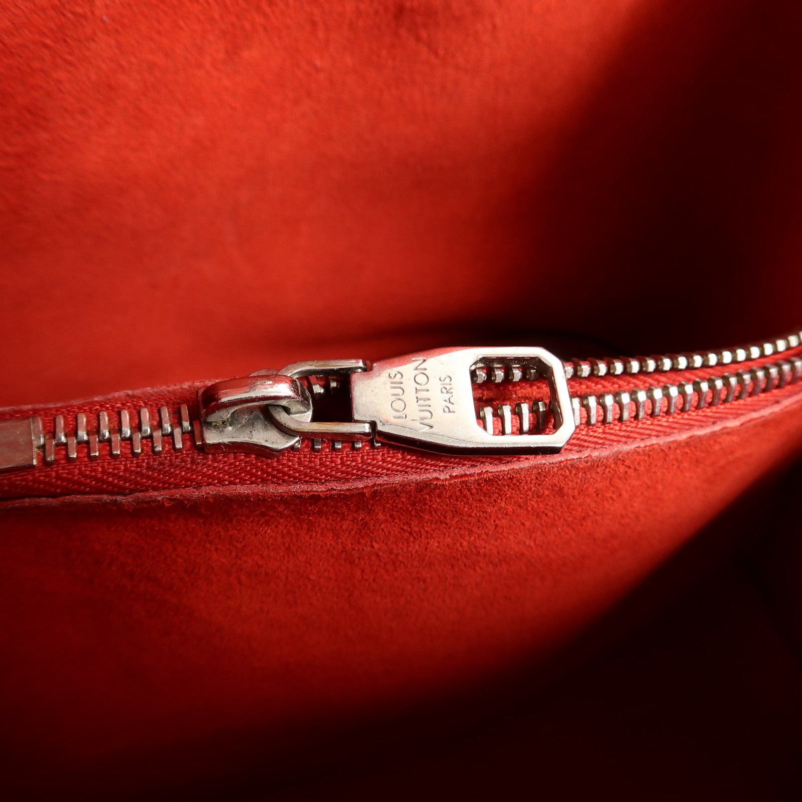 LOUIS VUITTON Epi Neo Noe MM銀扣肩背袋