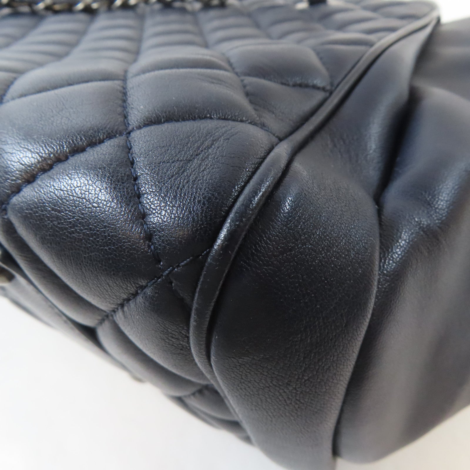 CHANEL 【激減優惠】菱格牛皮皮革Tote Bag黑扣鏈帶肩背袋深藍色