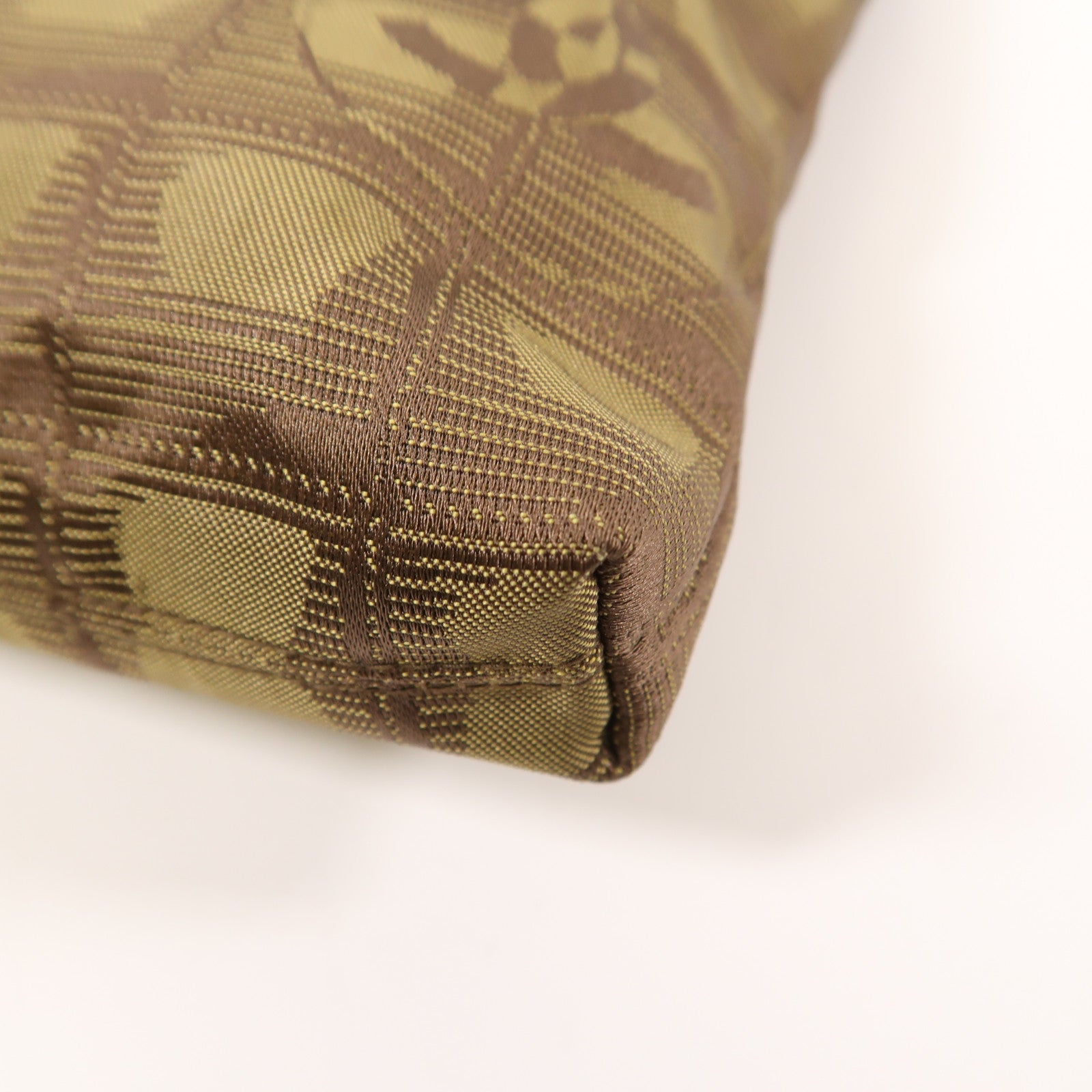 CHANEL 尼龍Hand Bag銀扣手挽袋