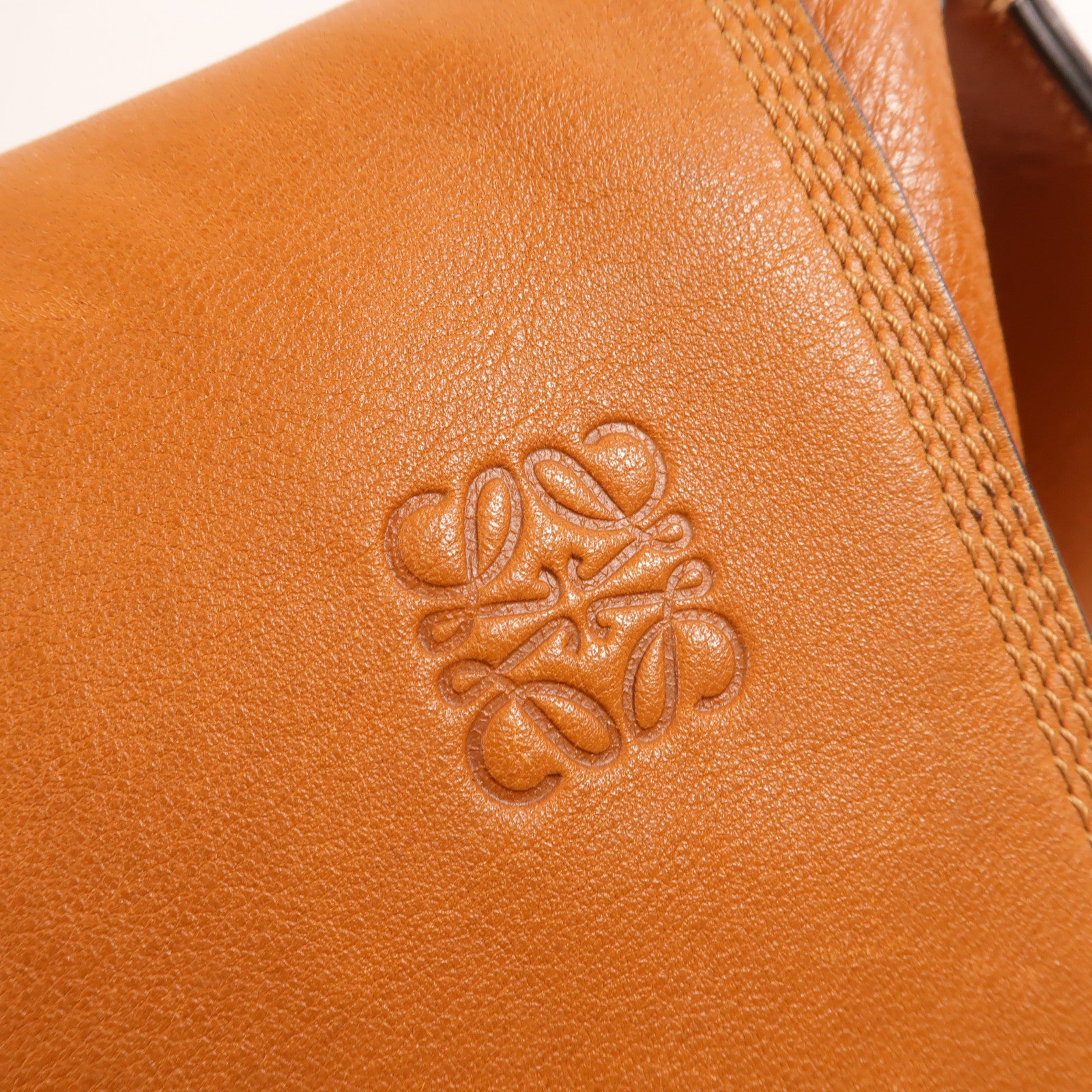 LOEWE 牛皮皮革Military Messenger Bag肩背袋