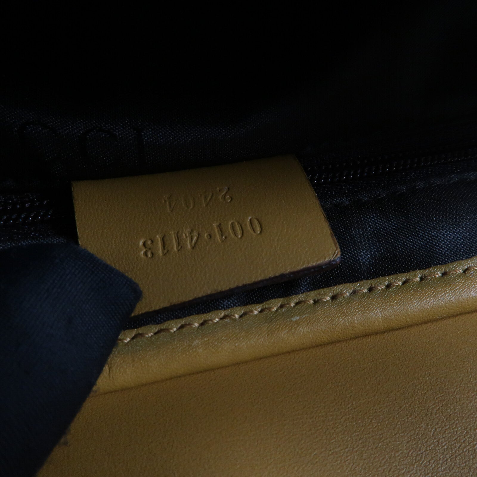 GUCCI 帆布Shoulder Pouch金扣肩背袋