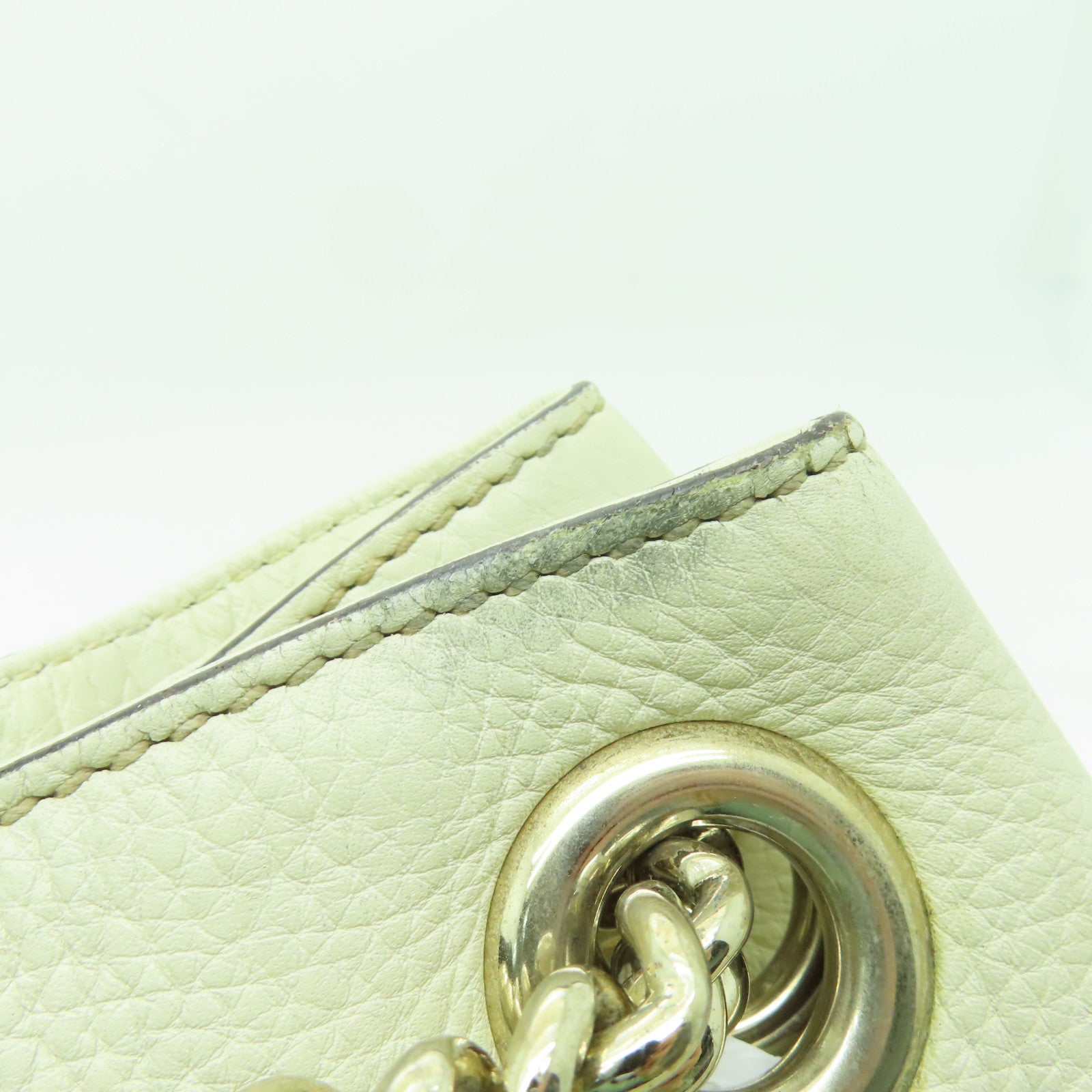 GUCCI 【激減優惠】牛皮皮革Soho Chain Shoulder Bag金扣鏈帶肩背袋白色