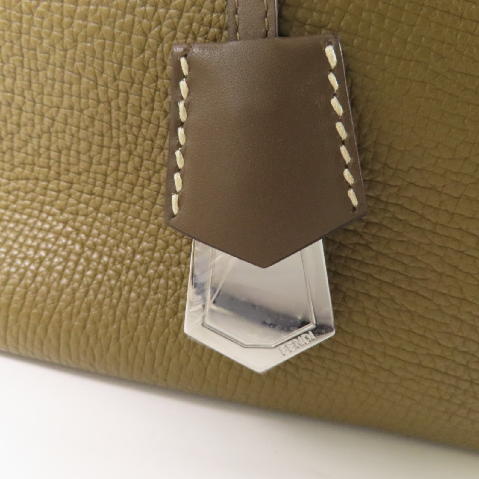 FENDI 牛皮皮革By The Way銀扣肩背袋