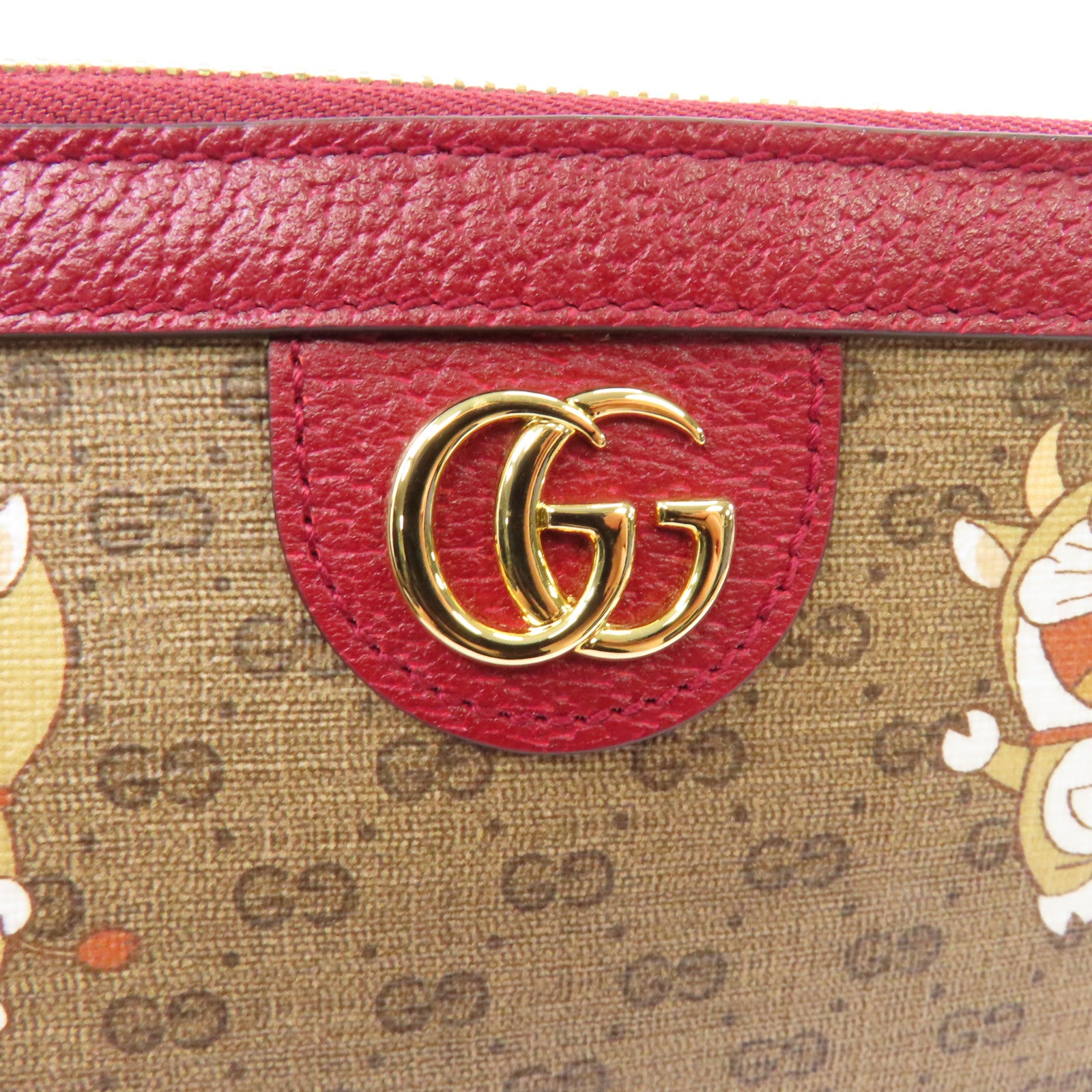 GUCCI 【激減優惠】塗層帆布Gucci x Doraemon Clutch Bag金扣手拿包啡色/紅色