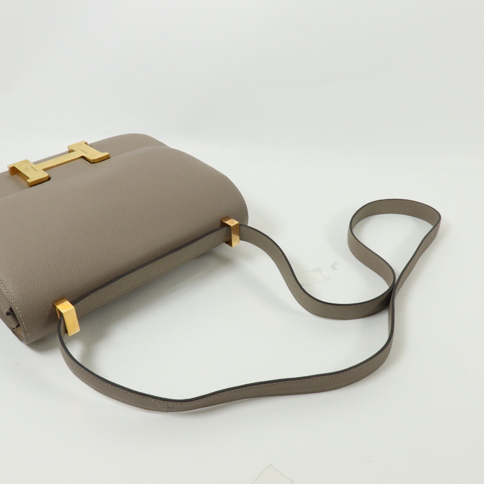 HERMES Epsom皮革Constance 24肩背袋Gris Asphalte