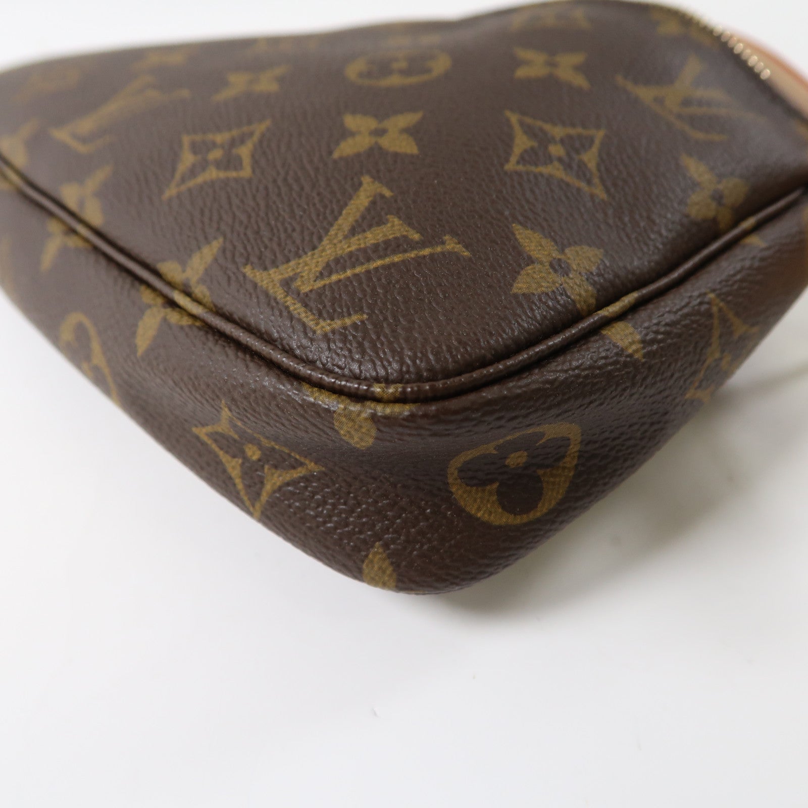 LOUIS VUITTON Monogram Pochette Accessoires金扣手挽袋啡色