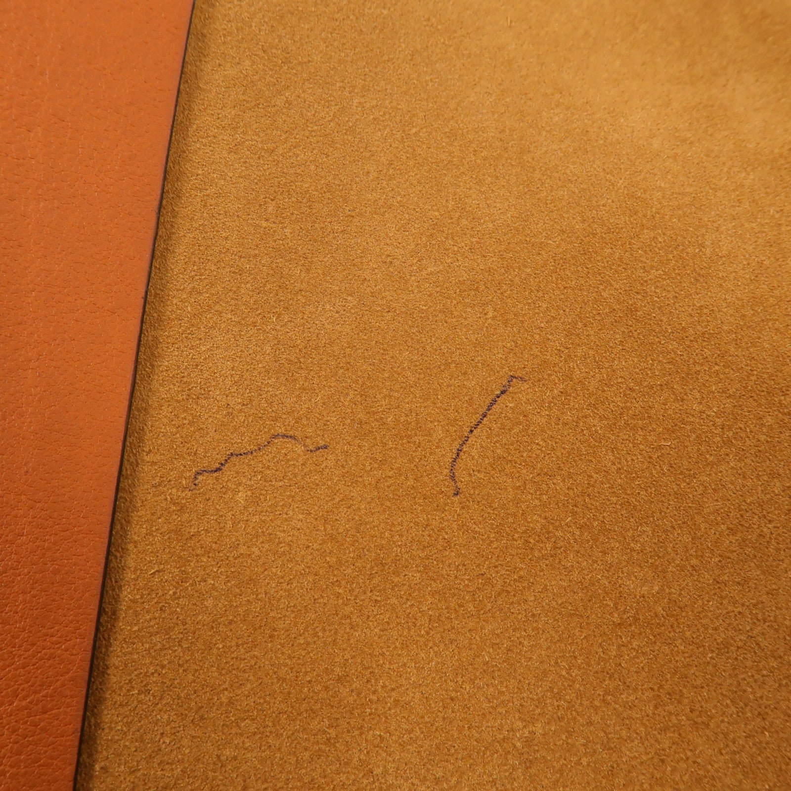 LOEWE 牛皮皮革Military Messenger Bag肩背袋