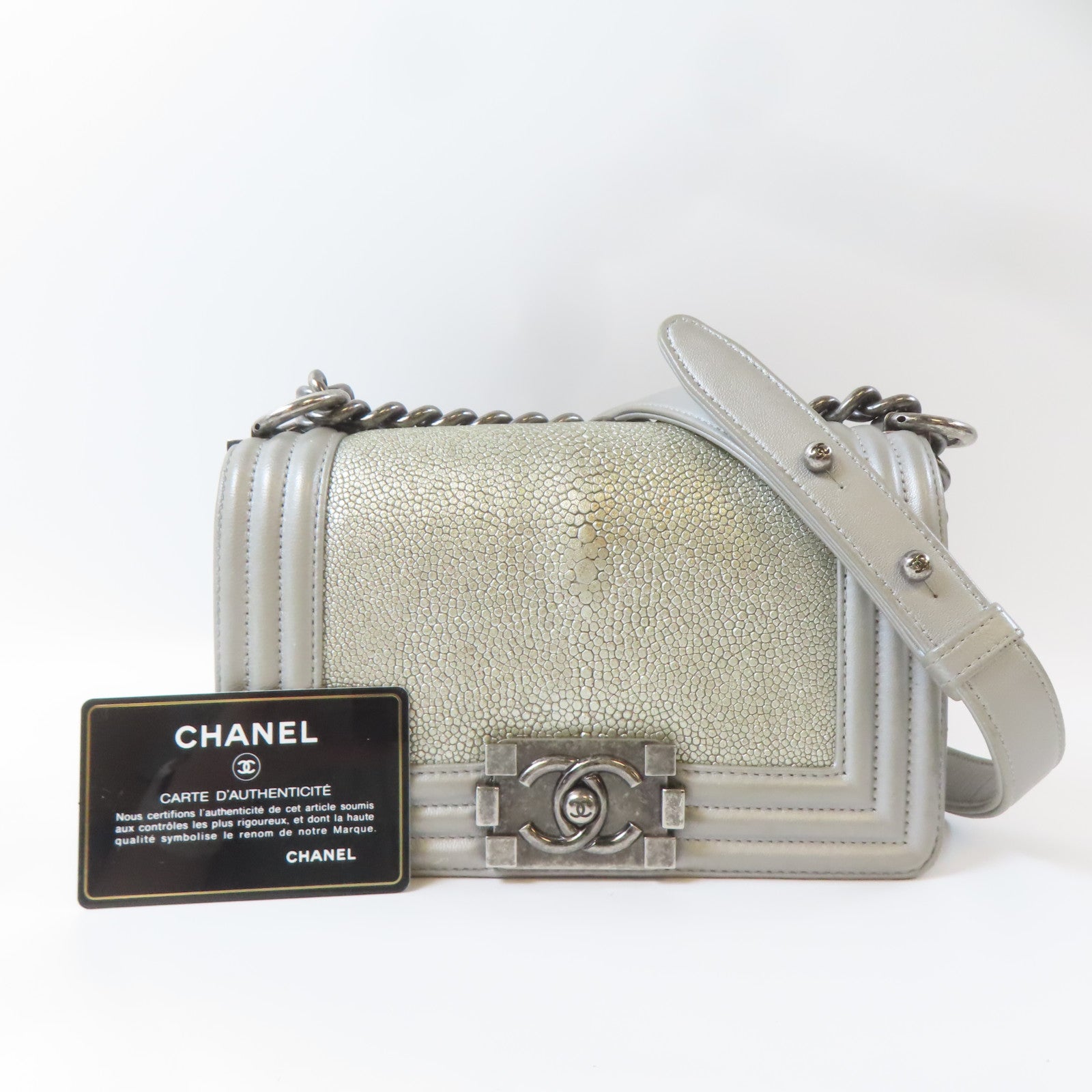 CHANEL 【激減優惠】皮革/Stingray Chanel Boy 20黑扣鏈帶肩背袋銀色