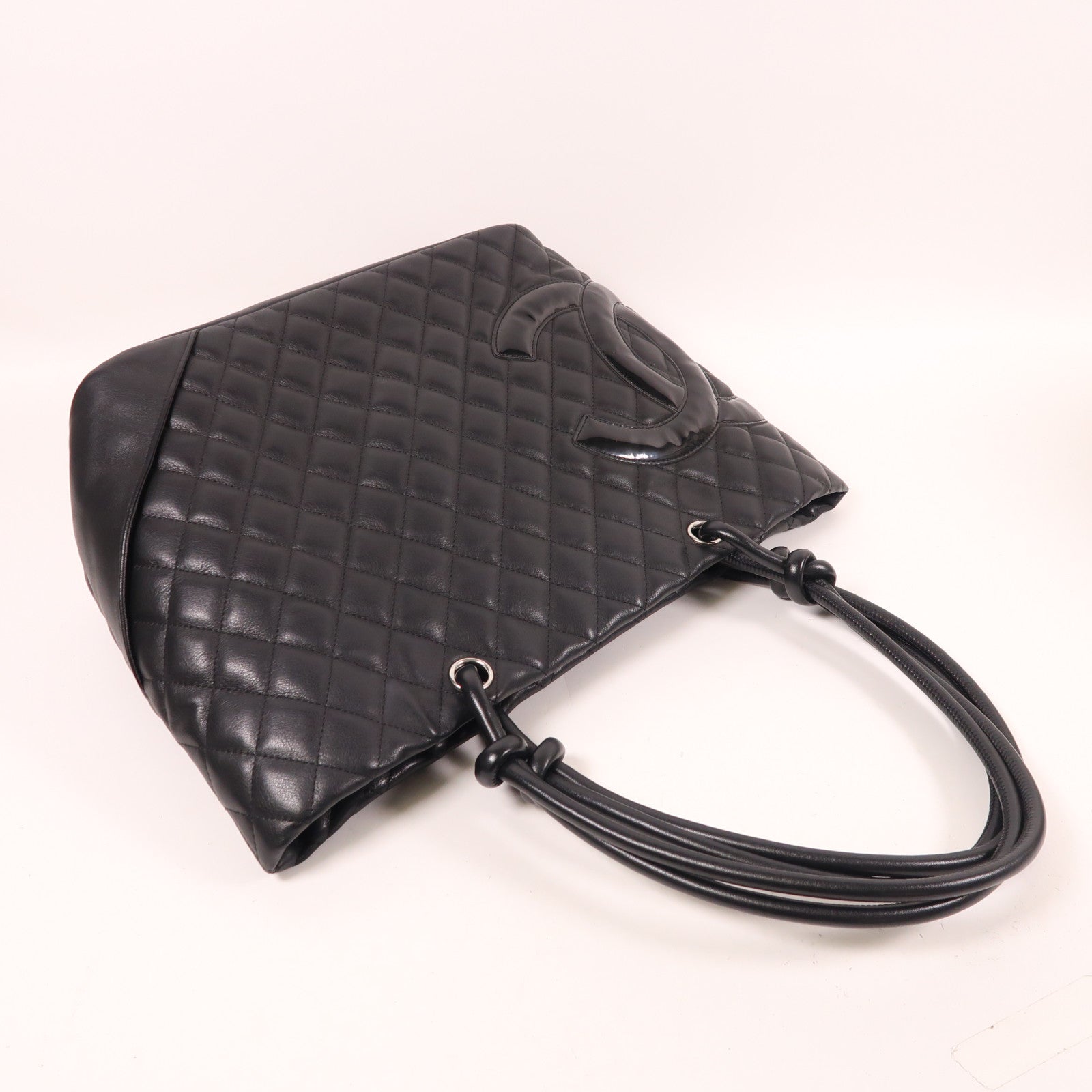 CHANEL 牛皮皮革Cambon Line銀扣肩背袋