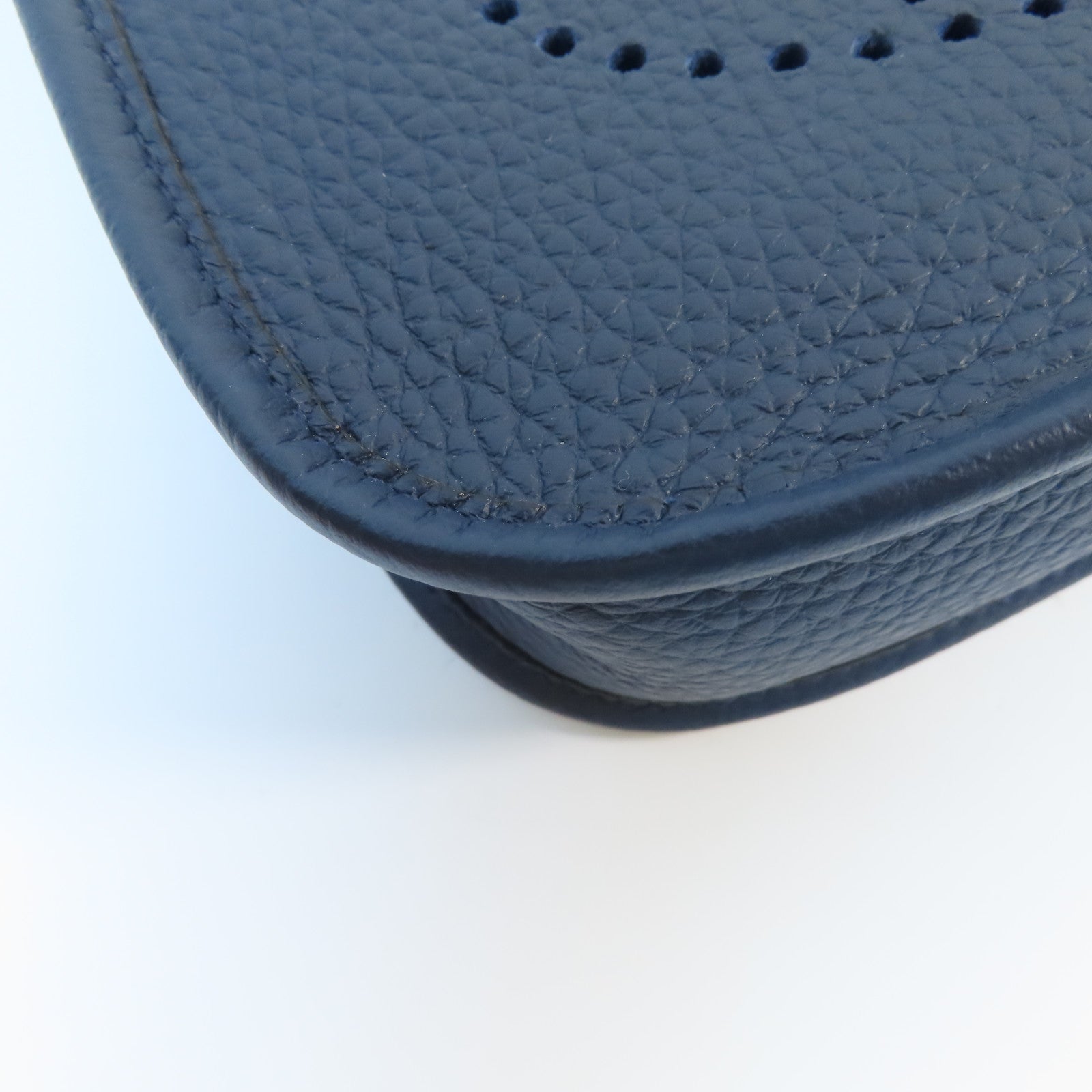 HERMES Clemence皮革Evelyne TPM金扣肩背袋Bleu De Prusse