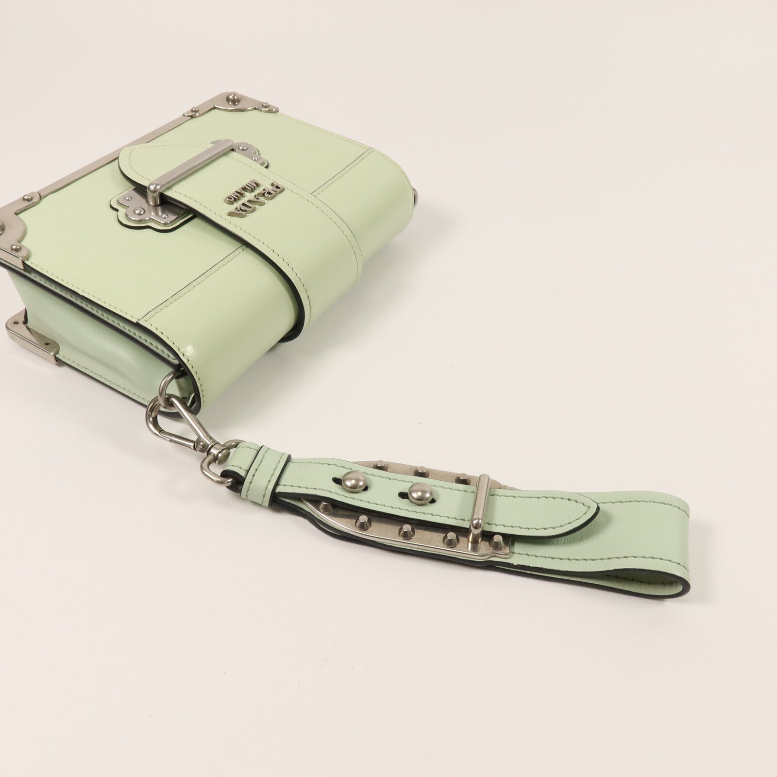 PRADA 牛皮皮革Cahier鏈帶肩背袋