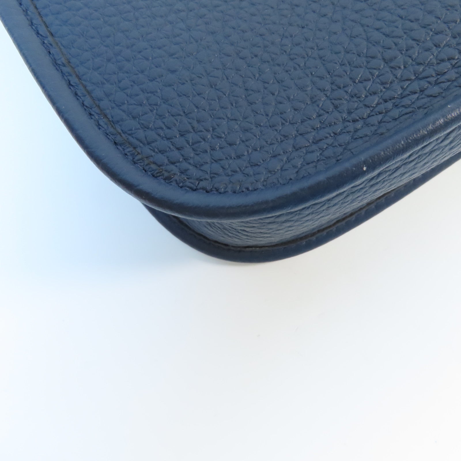 HERMES Clemence皮革Evelyne TPM金扣肩背袋Bleu De Prusse
