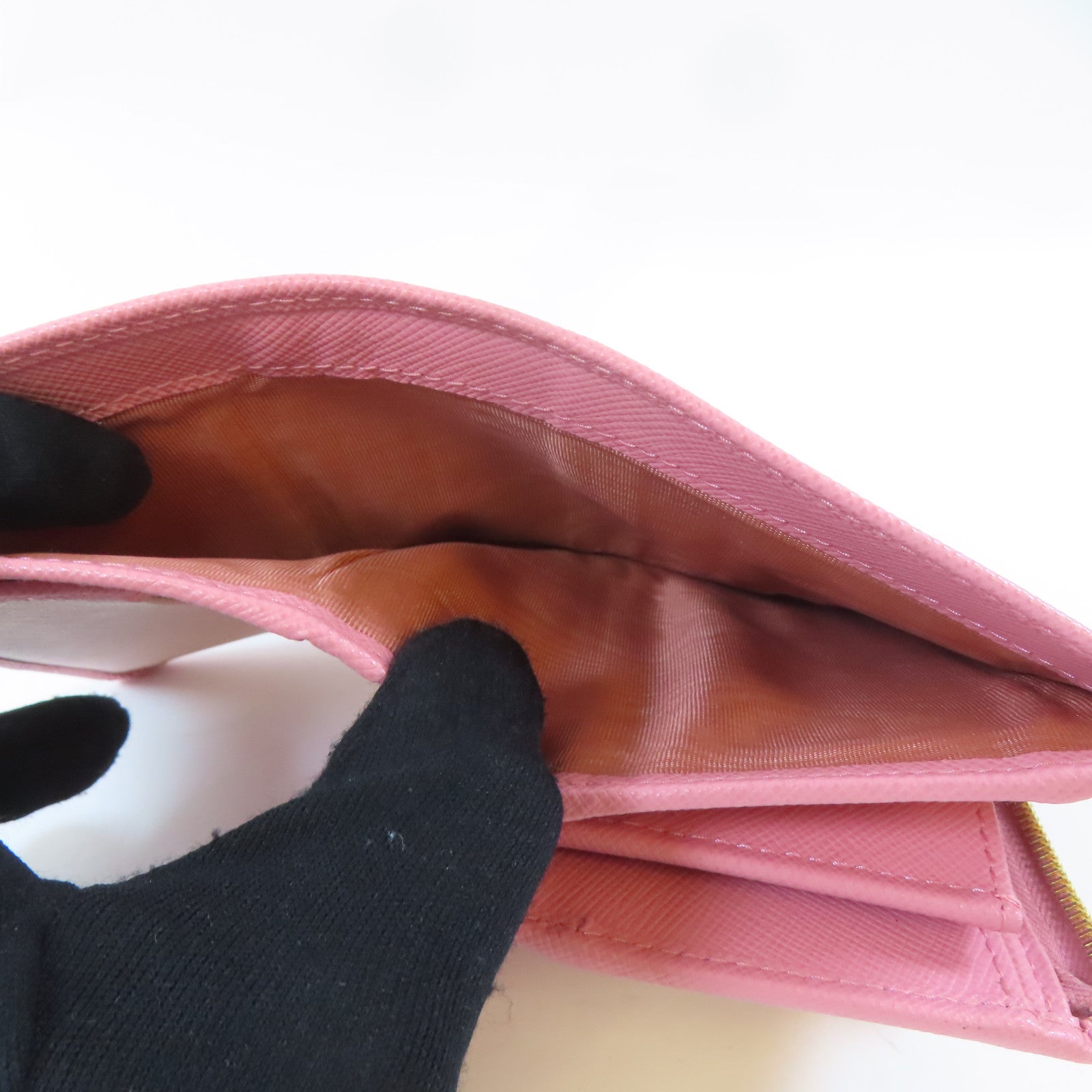 PRADA Saffiano皮革Bifold Wallet金扣錢包粉紅色