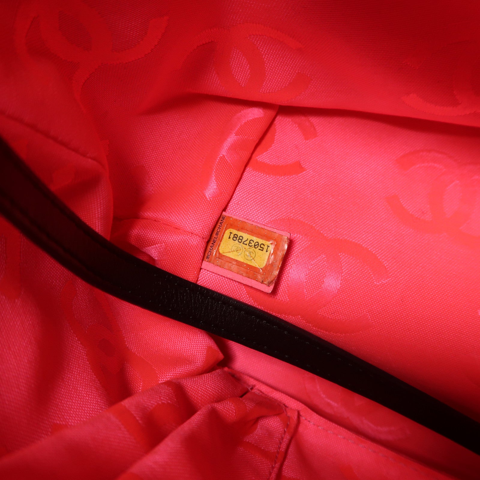 CHANEL 牛皮皮革Cambon Line銀扣肩背袋